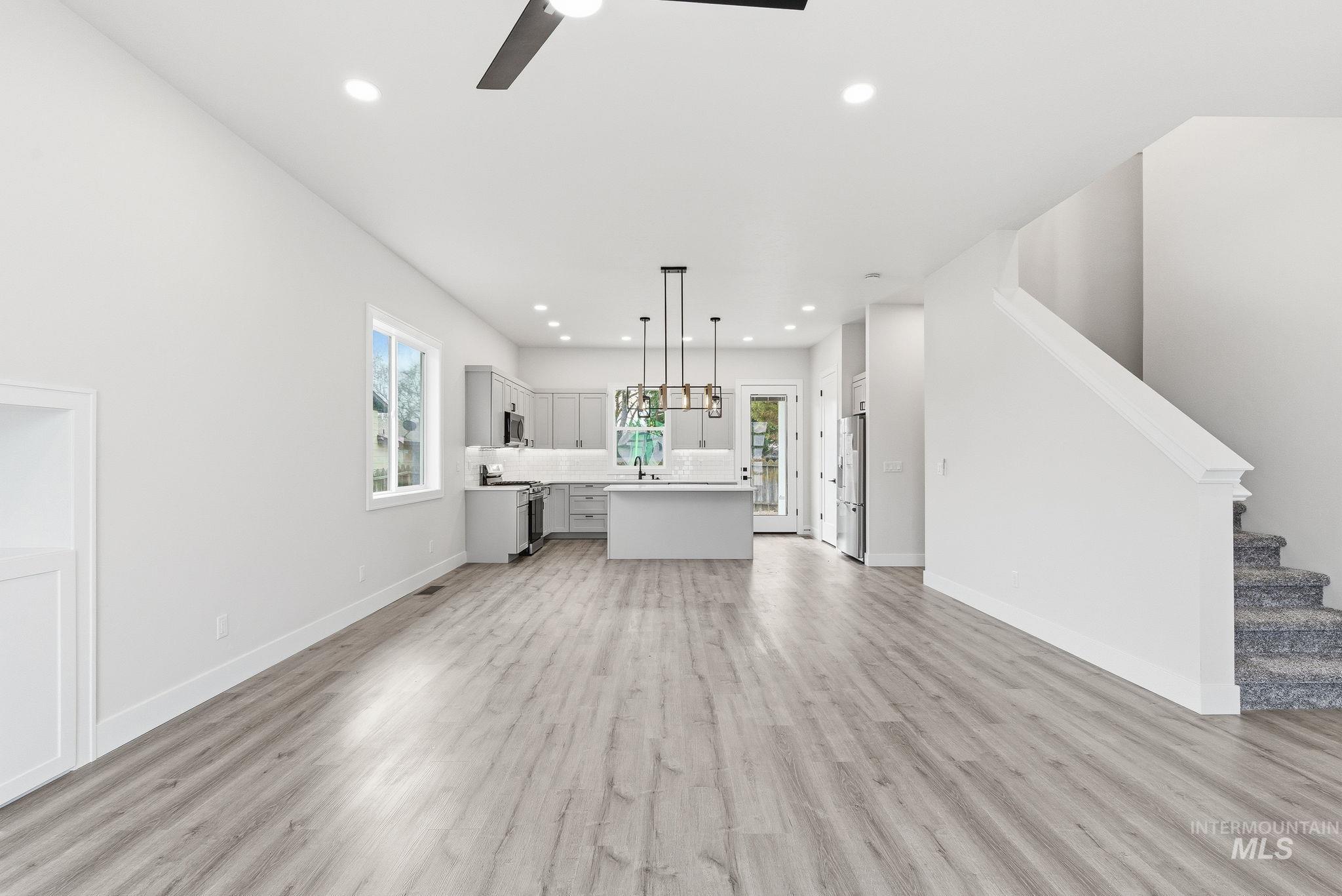 6821 W Ustick, Boise, Idaho 83704, 3 Bedrooms, 2.5 Bathrooms, Residential For Sale, Price $569,900, 98958098