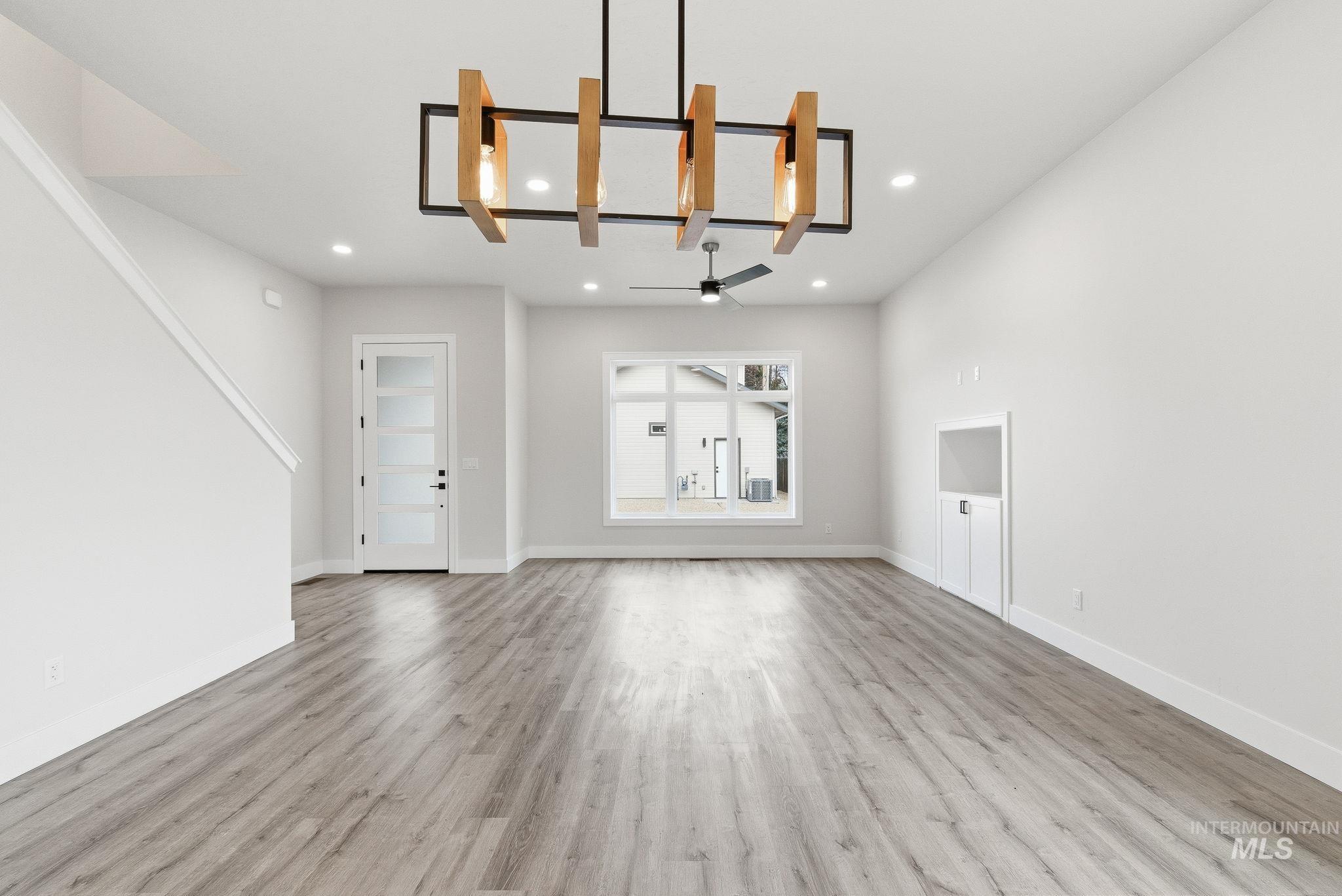 6821 W Ustick, Boise, Idaho 83704, 3 Bedrooms, 2.5 Bathrooms, Residential For Sale, Price $569,900, 98958098