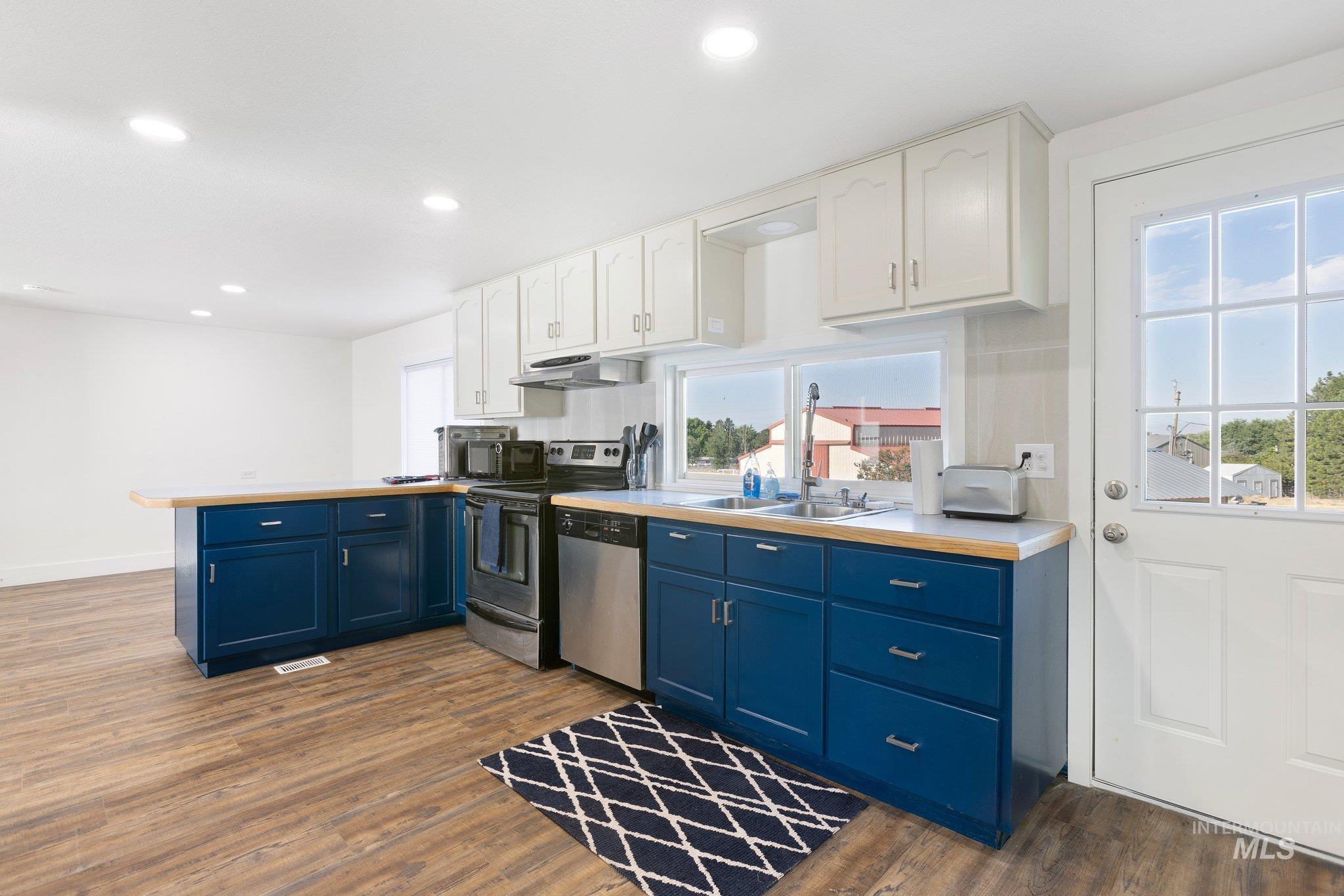 12347 S Hawk Haven, Kuna, Idaho 83634, 3 Bedrooms, 2 Bathrooms, Residential For Sale, Price $750,000,MLS 98958157