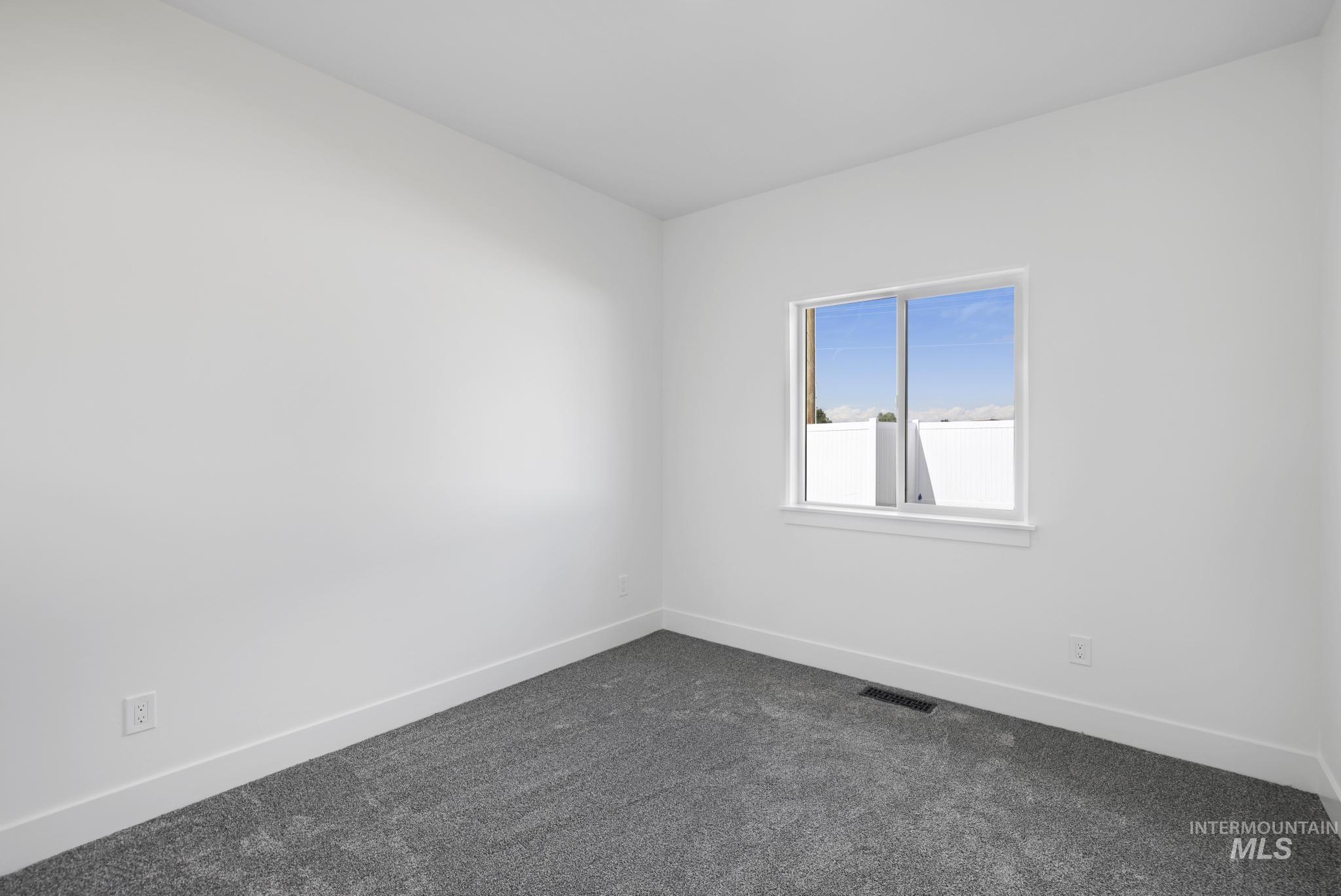 800 Bird Farm Drive, Jerome, Idaho 83338, 4 Bedrooms, 2 Bathrooms, Residential For Sale, Price $439,900,MLS 98958265