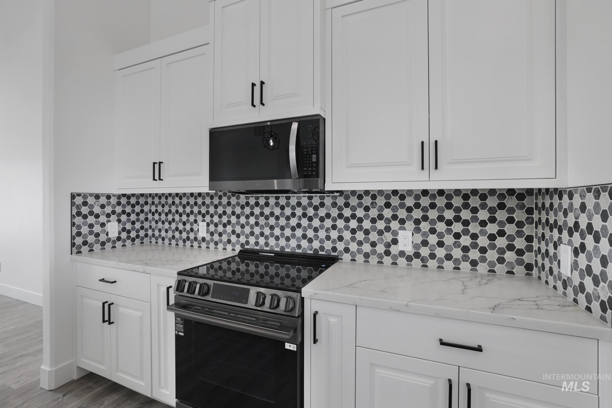 800 Bird Farm Drive, Jerome, Idaho 83338, 4 Bedrooms, 2 Bathrooms, Residential For Sale, Price $439,900,MLS 98958265