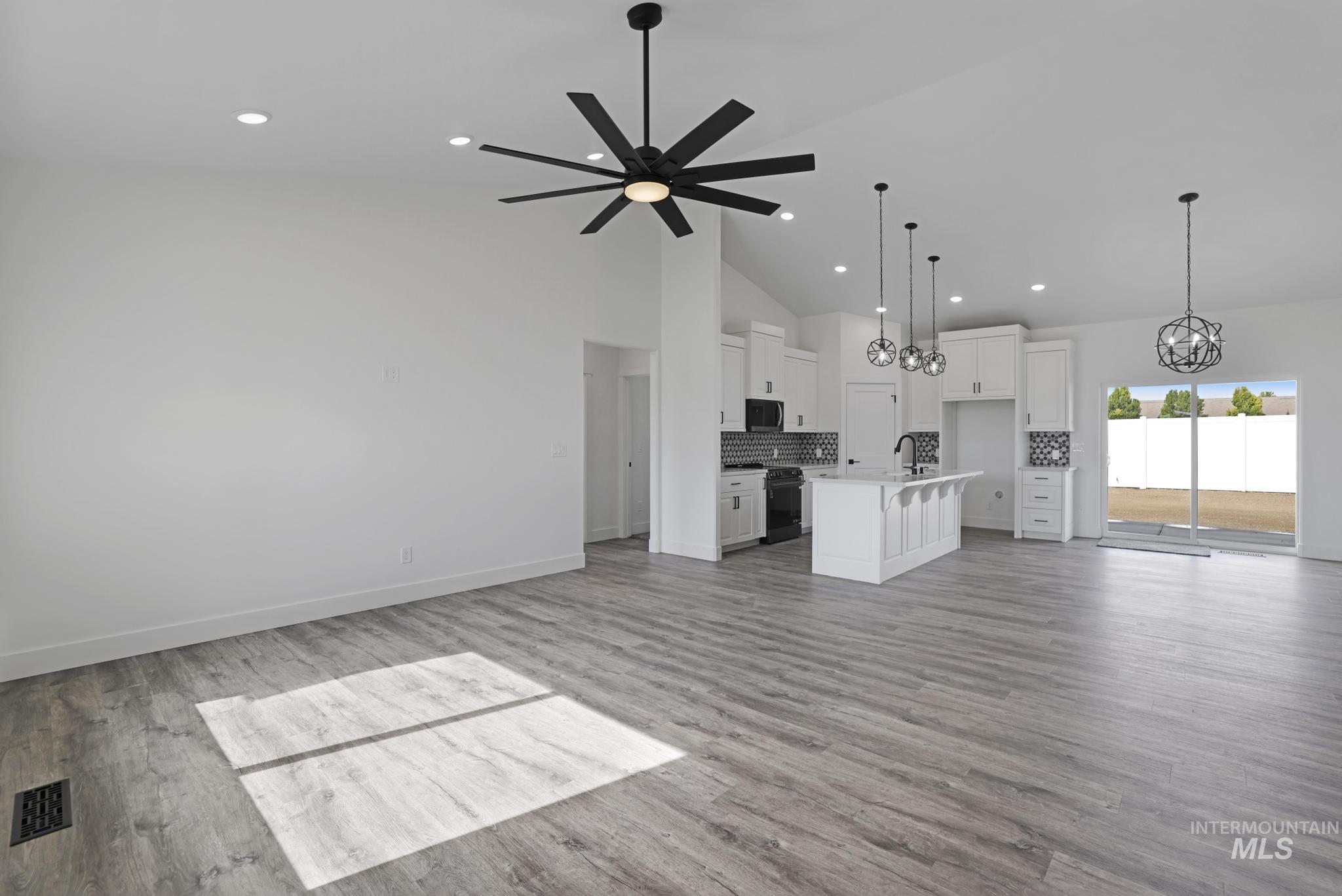 800 Bird Farm Drive, Jerome, Idaho 83338, 4 Bedrooms, 2 Bathrooms, Residential For Sale, Price $439,900,MLS 98958265