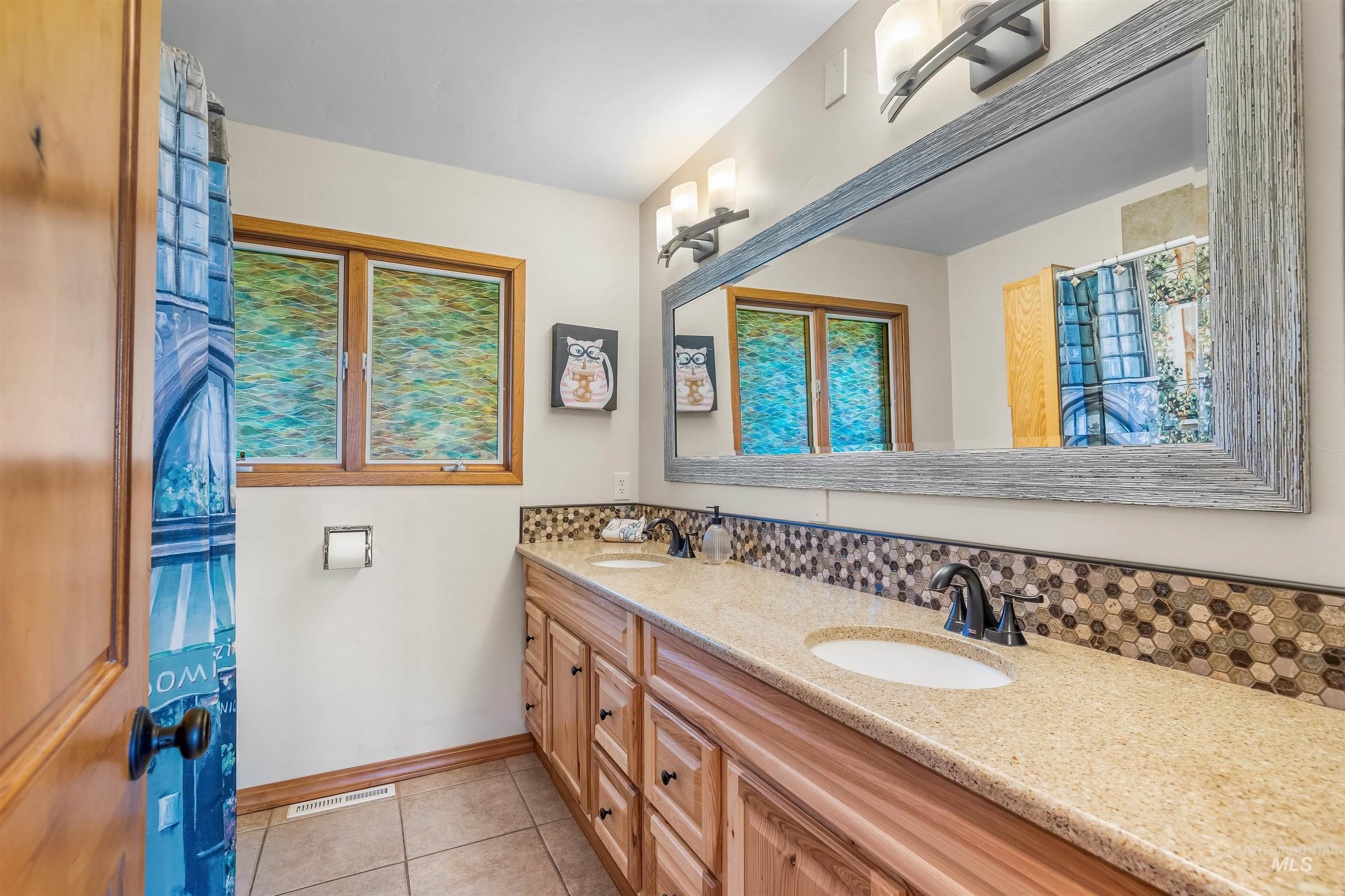 1533 Vineyard Drive, Lewiston, Idaho 83501, 5 Bedrooms, 4 Bathrooms, Residential For Sale, Price $799,000,MLS 98958273