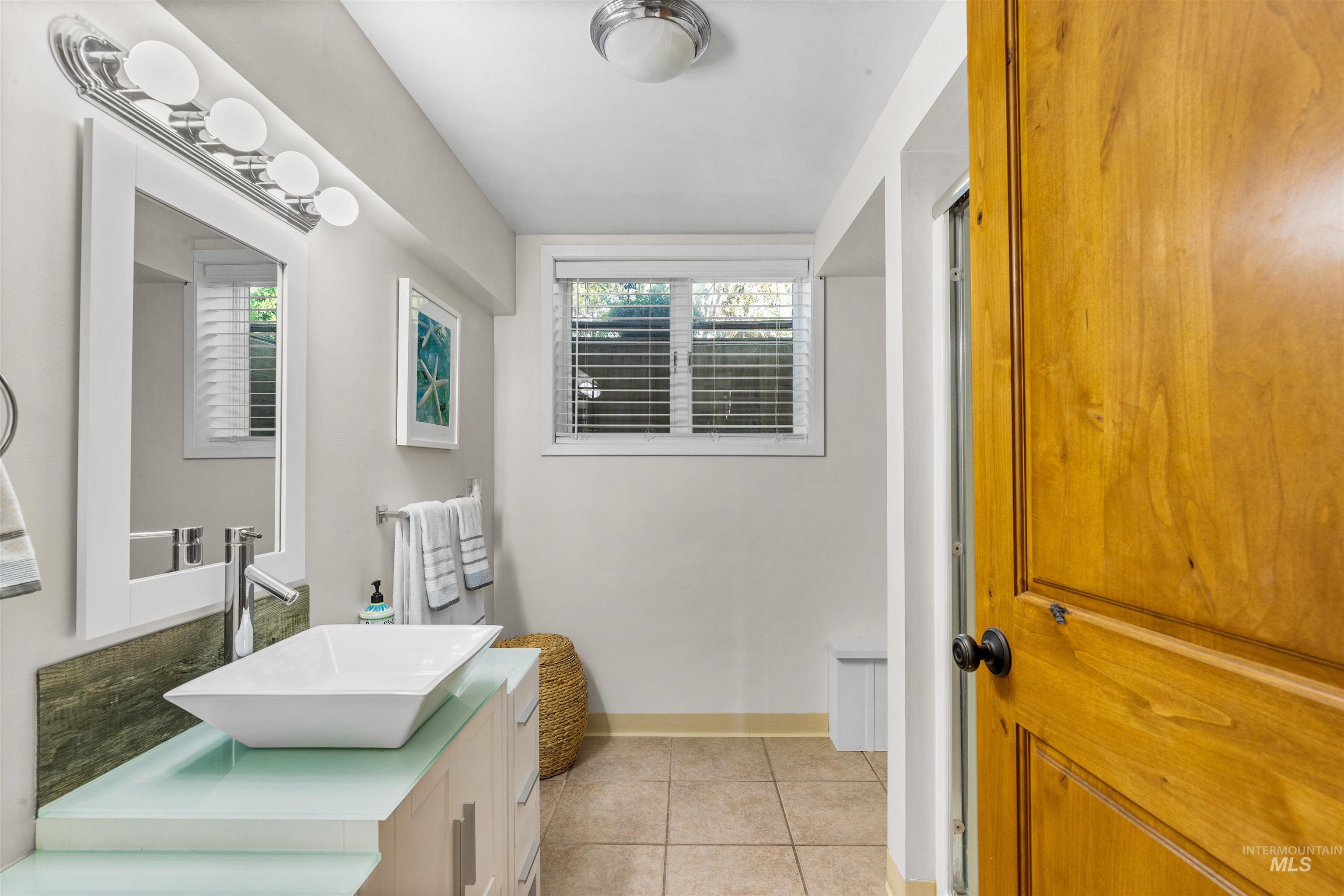 1533 Vineyard Drive, Lewiston, Idaho 83501, 5 Bedrooms, 4 Bathrooms, Residential For Sale, Price $799,000,MLS 98958273