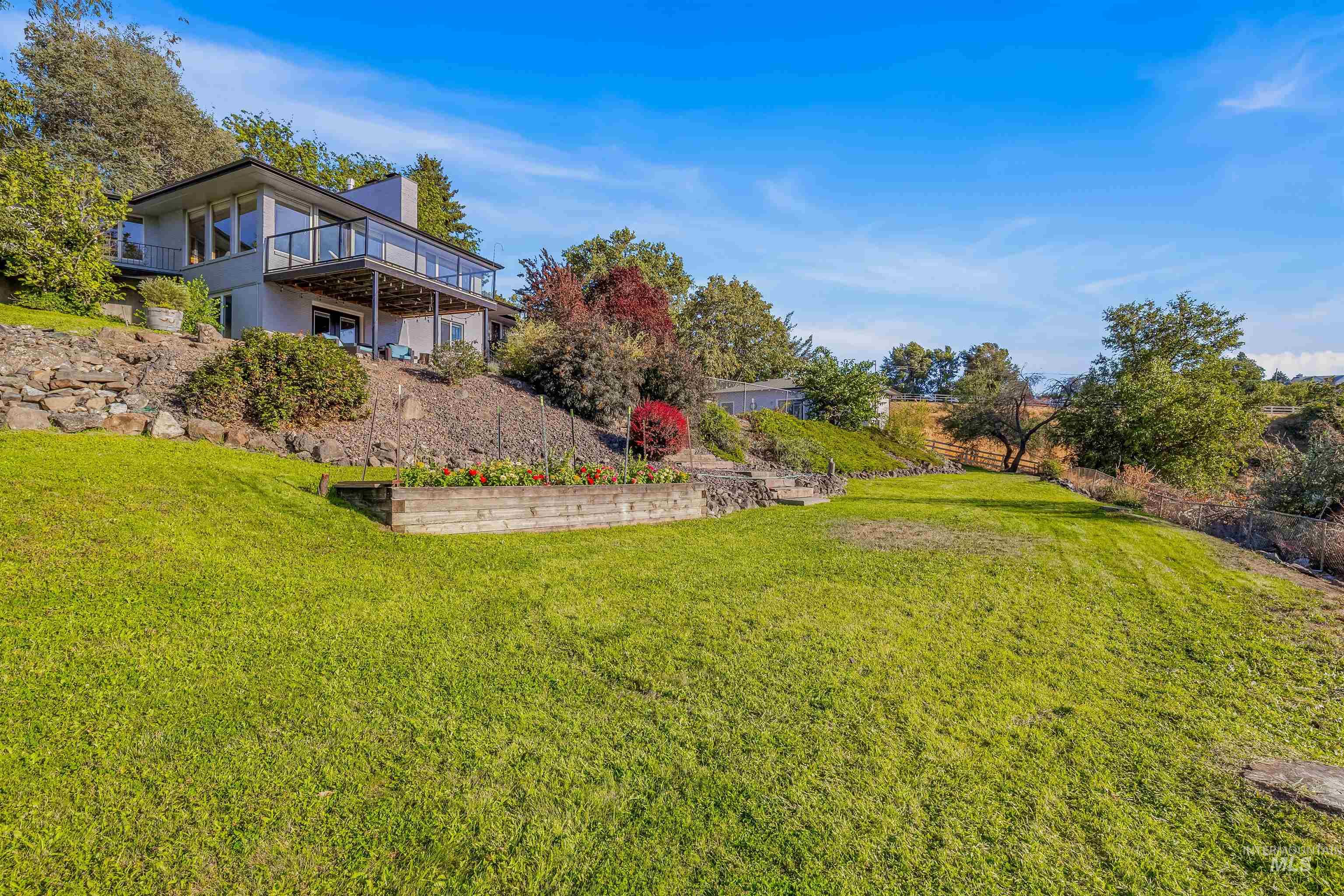 1533 Vineyard Drive, Lewiston, Idaho 83501, 5 Bedrooms, 4 Bathrooms, Residential For Sale, Price $799,000,MLS 98958273