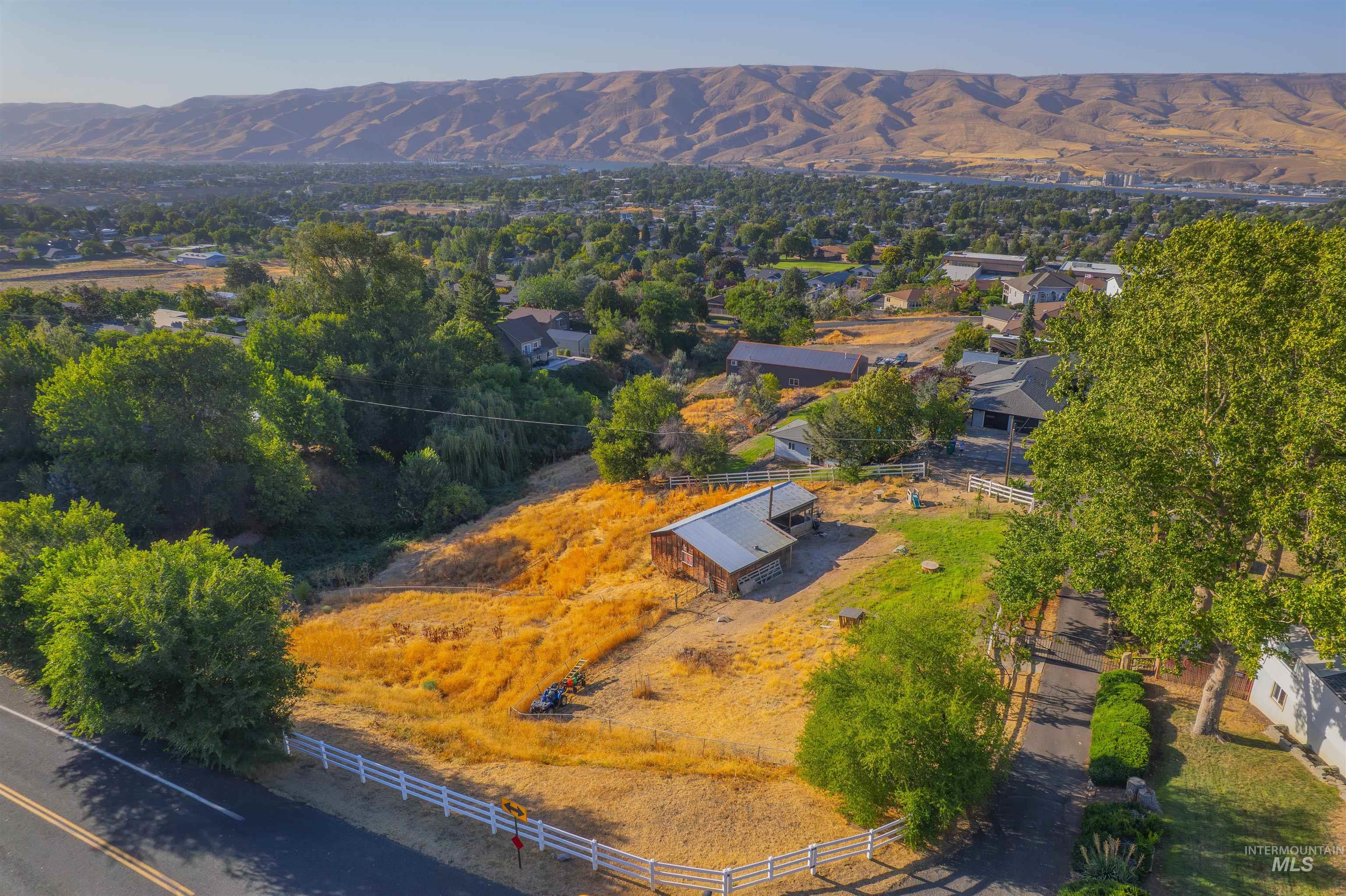 1533 Vineyard Drive, Lewiston, Idaho 83501, 5 Bedrooms, 4 Bathrooms, Residential For Sale, Price $799,000,MLS 98958273