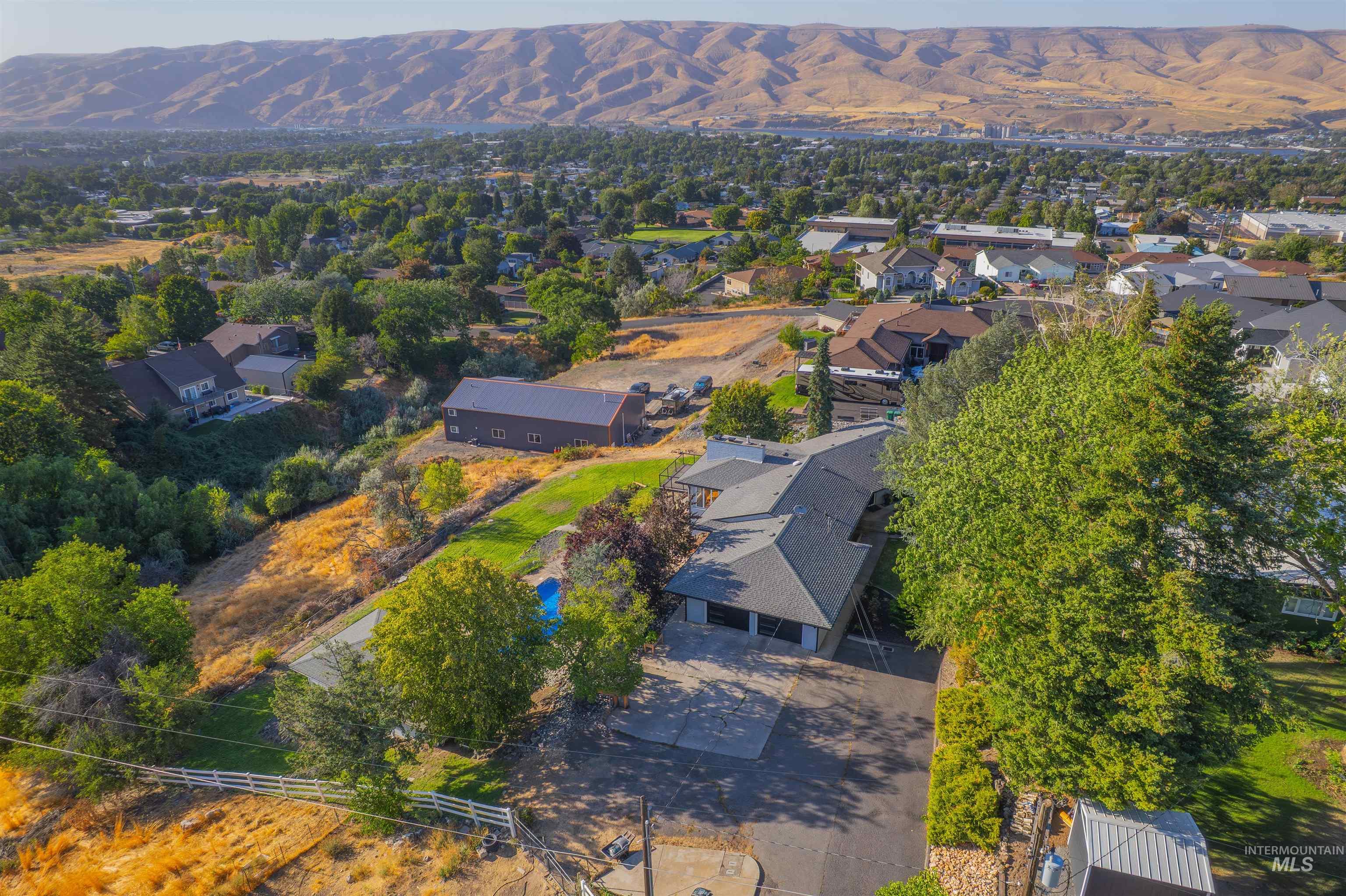 1533 Vineyard Drive, Lewiston, Idaho 83501, 5 Bedrooms, 4 Bathrooms, Residential For Sale, Price $799,000,MLS 98958273