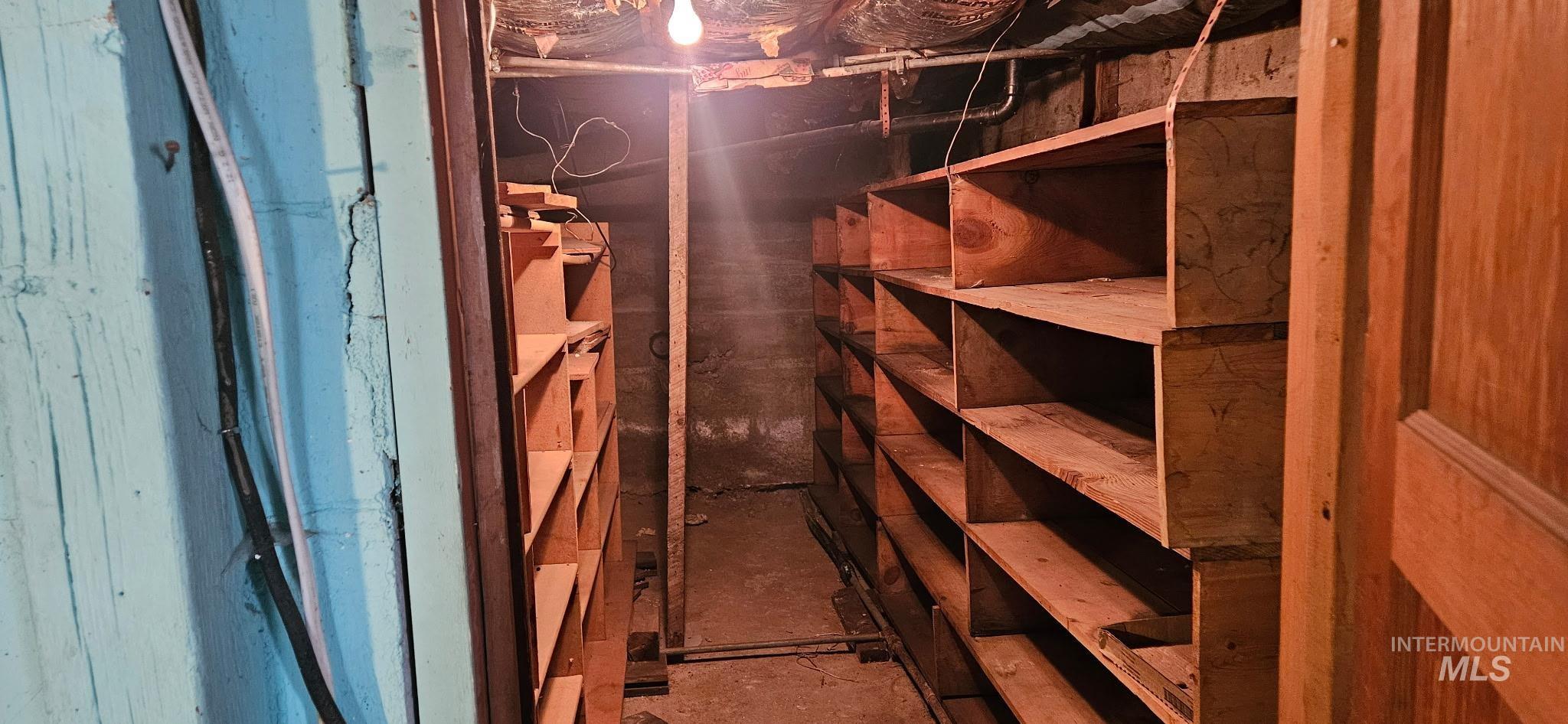 284 N Main, Downey, Idaho 83234, 5 Bedrooms, 1 Bathroom, Residential For Sale, Price $279,900,MLS 98958276