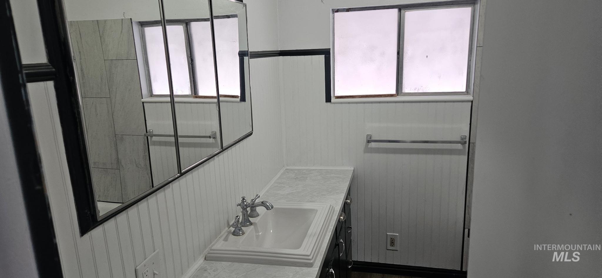 284 N Main, Downey, Idaho 83234, 5 Bedrooms, 1 Bathroom, Residential For Sale, Price $279,900,MLS 98958276