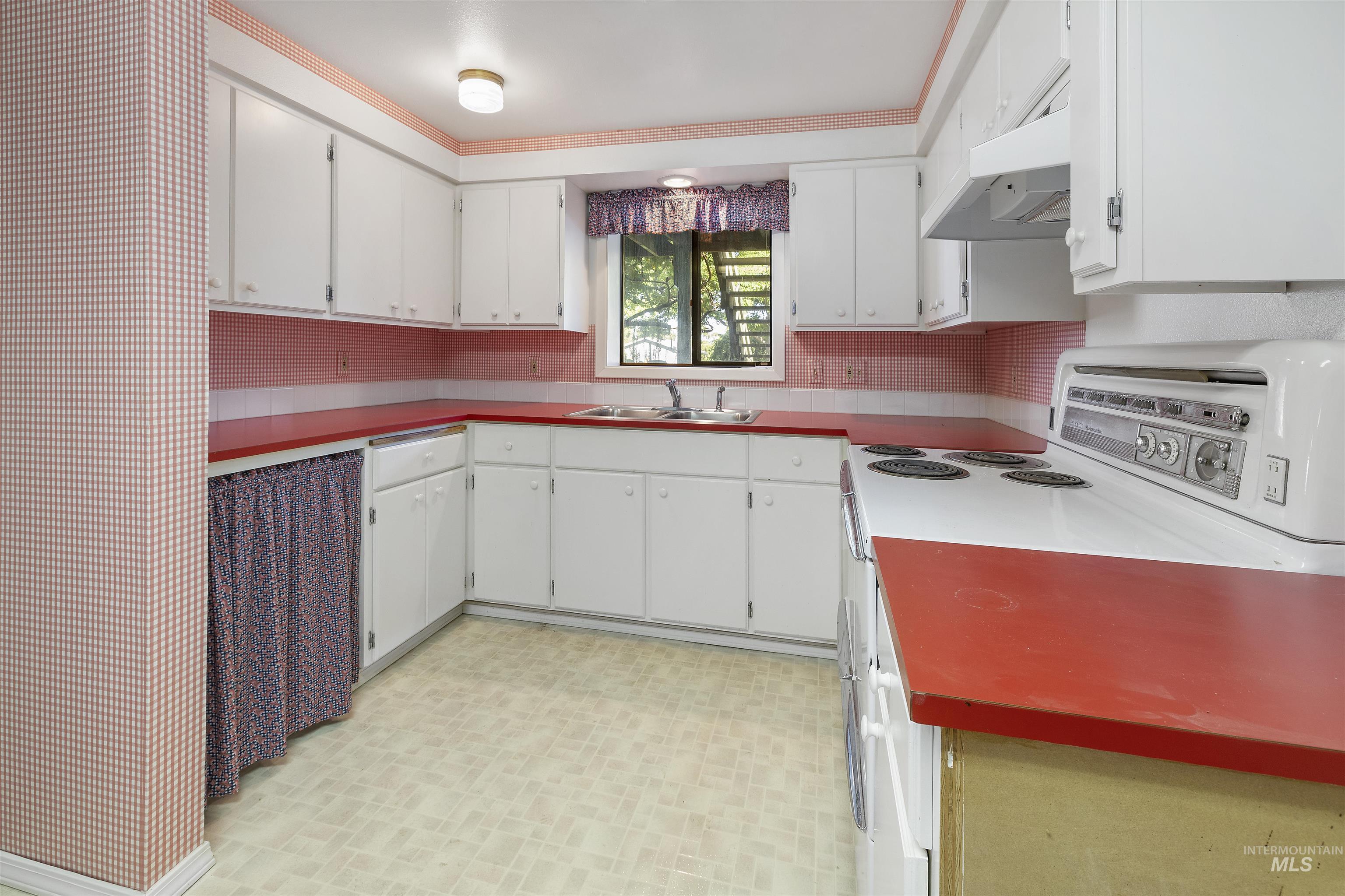 3427 14th Street, Lewiston, Idaho 83501-0000, 4 Bedrooms, 2 Bathrooms, Residential For Sale, Price $499,000,MLS 98958331