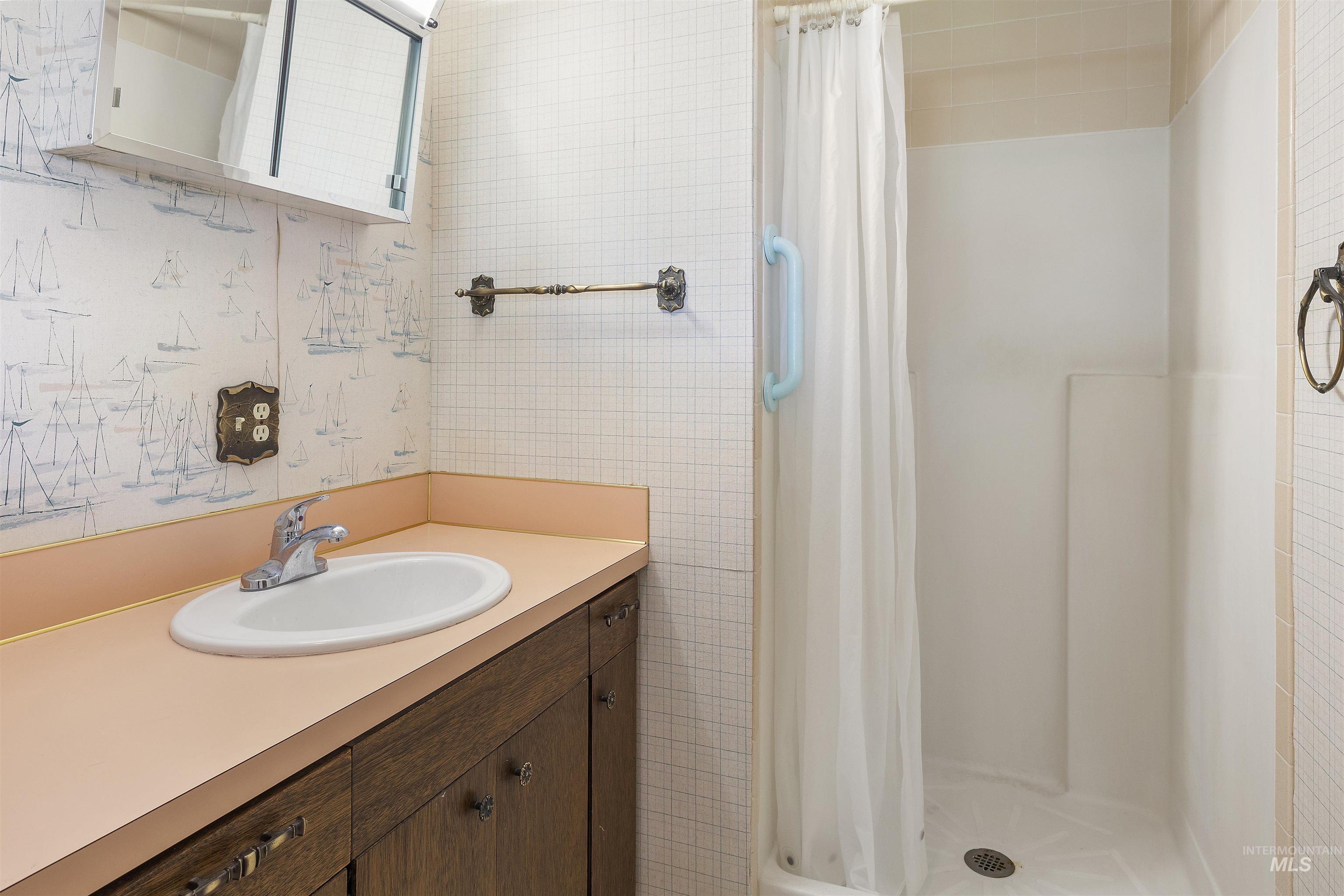 3427 14th Street, Lewiston, Idaho 83501-0000, 4 Bedrooms, 2 Bathrooms, Residential For Sale, Price $499,000,MLS 98958331