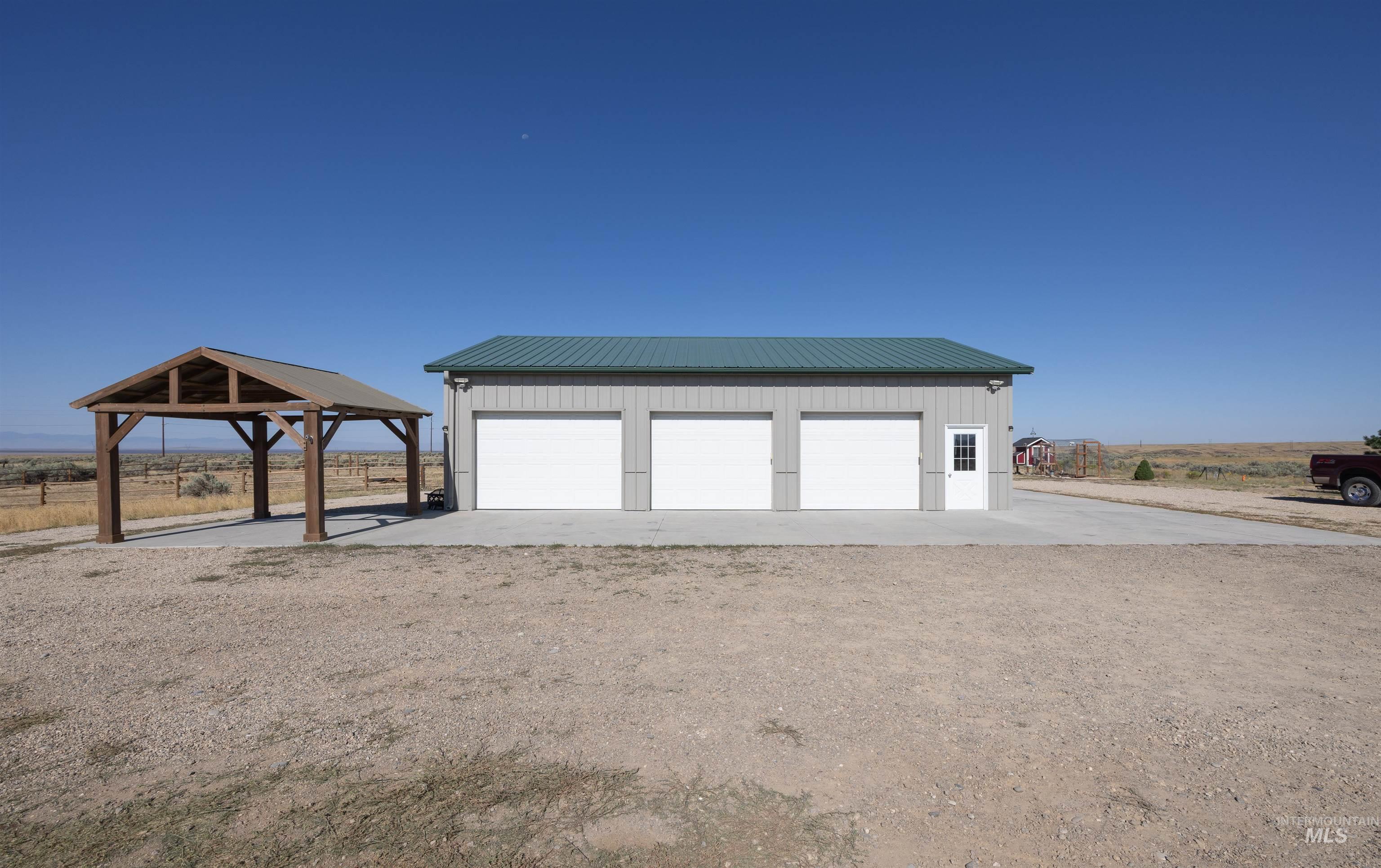 185 S Prong Horn, Boise, Idaho 83716, 3 Bedrooms, 3 Bathrooms, Residential For Sale, Price $949,900, 98958340