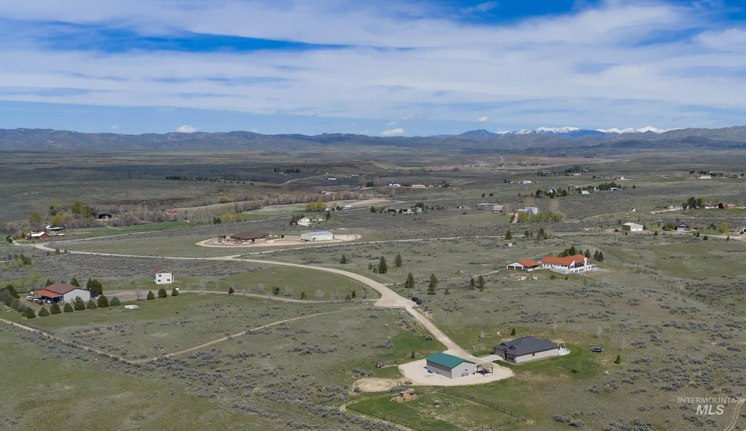 185 S Prong Horn, Boise, Idaho 83716, 3 Bedrooms, 3 Bathrooms, Residential For Sale, Price $949,900, 98958340