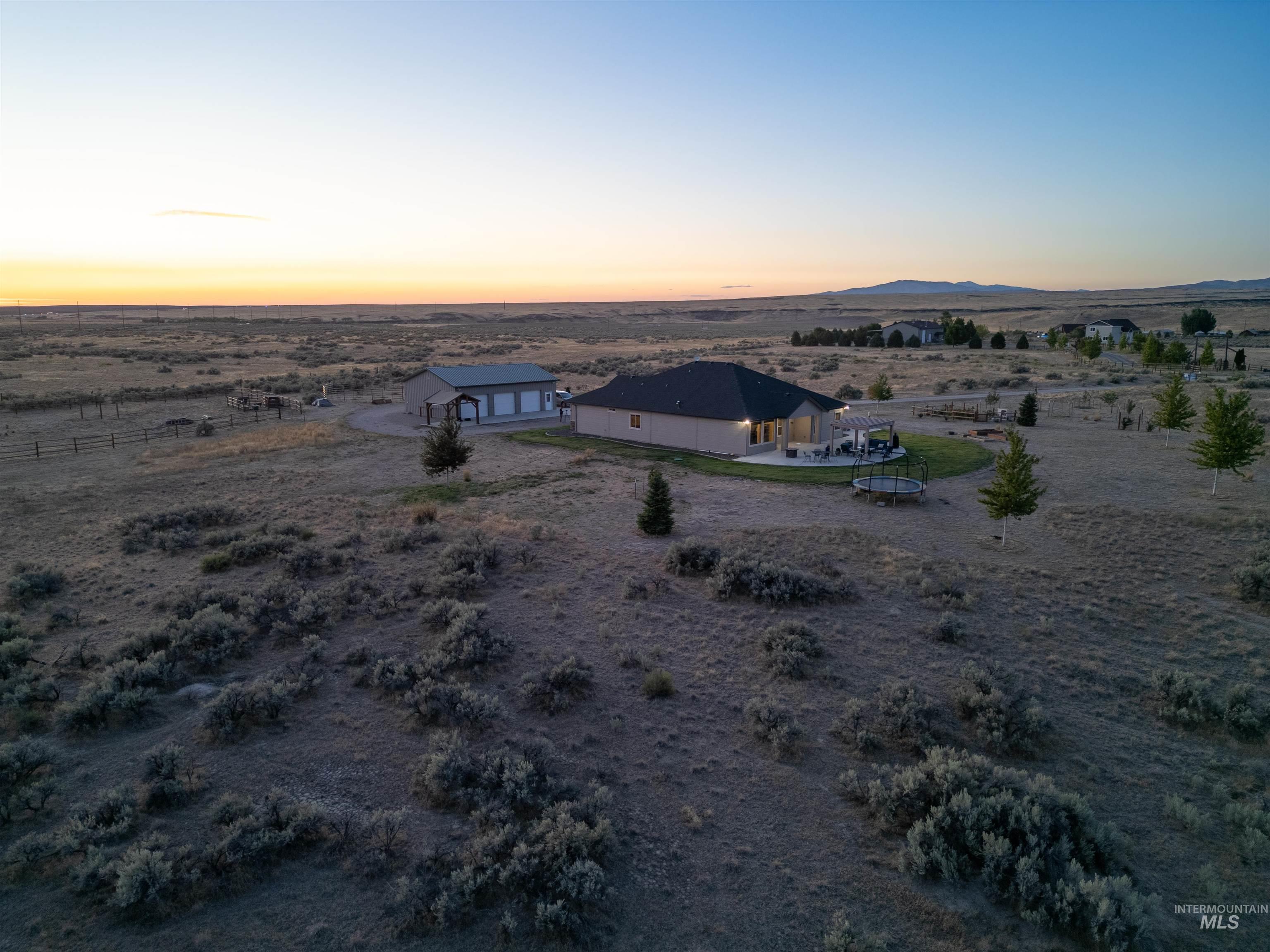 185 S Prong Horn, Boise, Idaho 83716, 3 Bedrooms, 3 Bathrooms, Residential For Sale, Price $950,000, 98958340