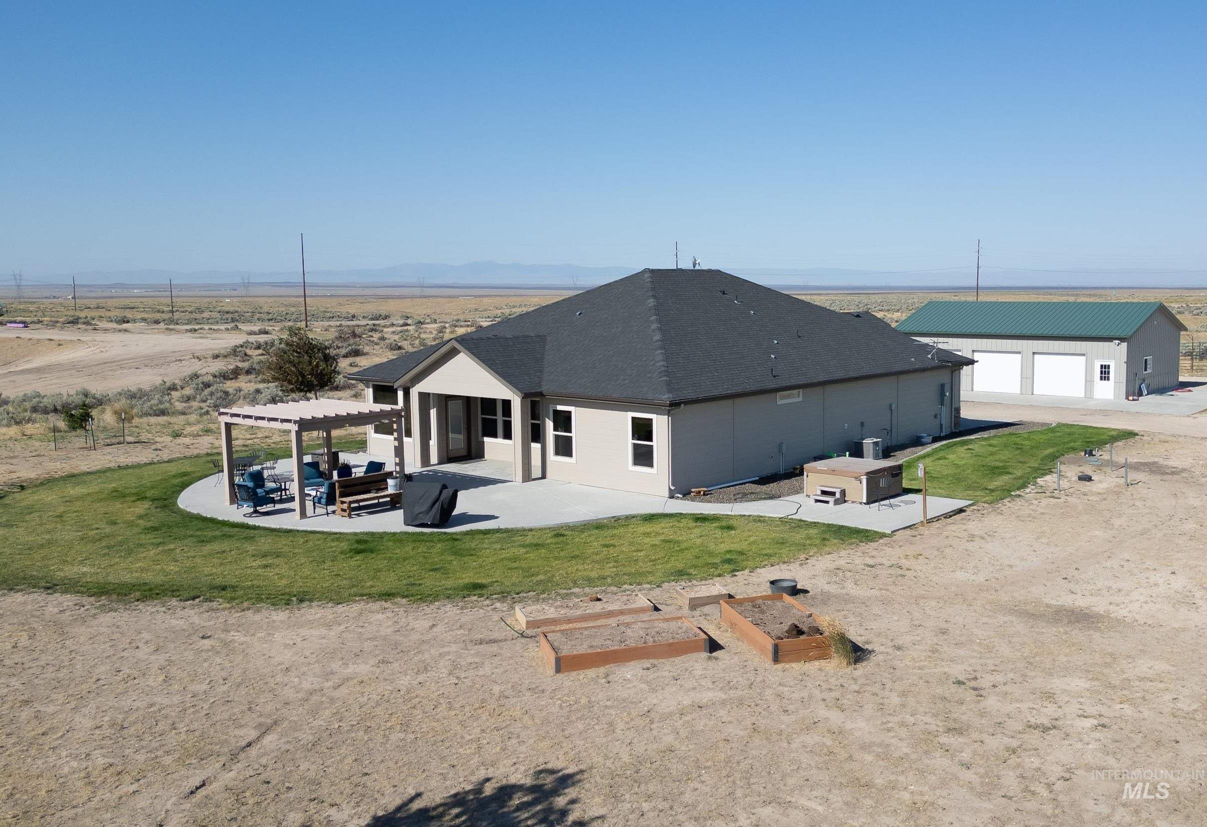 185 S Prong Horn, Boise, Idaho 83716, 3 Bedrooms, 3 Bathrooms, Residential For Sale, Price $949,900, 98958340