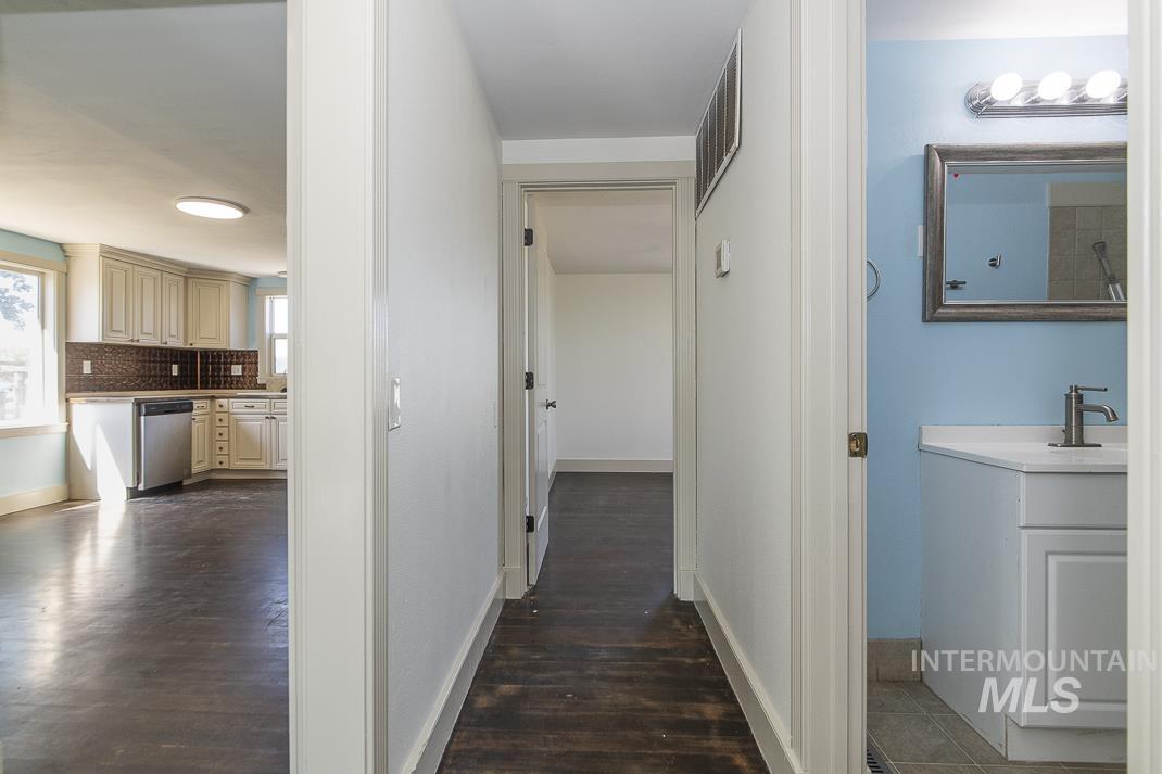 3432 W Pioneer Rd, Homedale, Idaho 83628, 2 Bedrooms, 1 Bathroom, Residential For Sale, Price $485,000,MLS 98958343