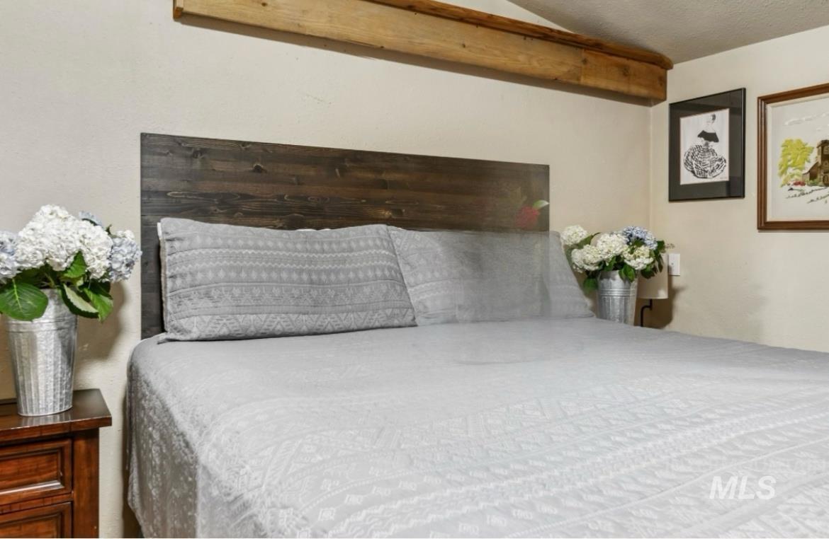 204 Main St., Idaho City, Idaho 83631, 1 Bedroom, Business/Commercial For Sale, Price $589,000,MLS 98958366