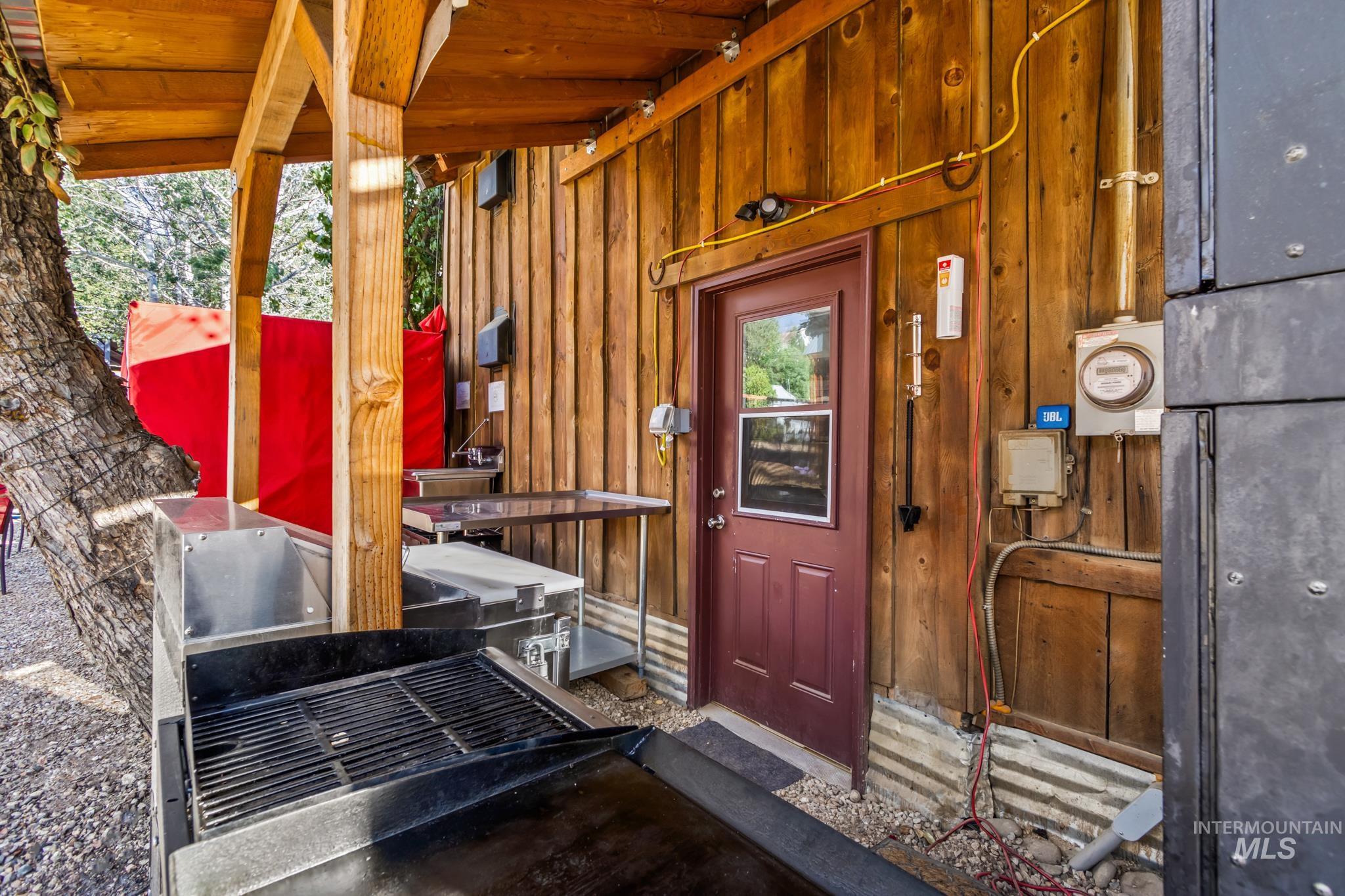 204 Main St., Idaho City, Idaho 83631, 1 Bedroom, Business/Commercial For Sale, Price $589,000,MLS 98958366