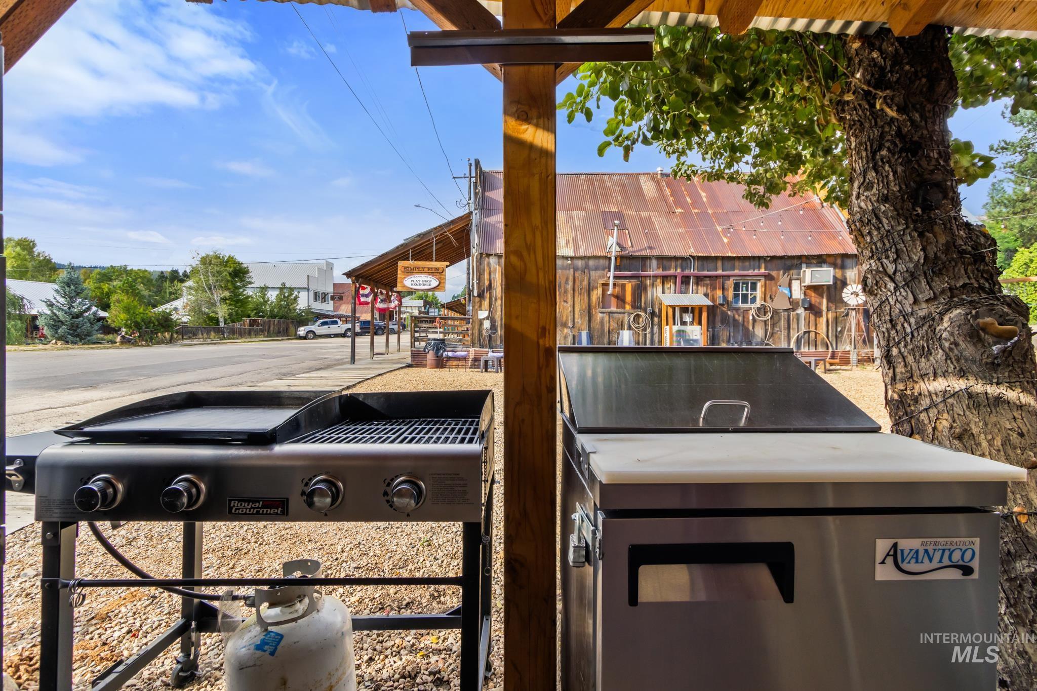 204 Main St., Idaho City, Idaho 83631, 1 Bedroom, Business/Commercial For Sale, Price $589,000,MLS 98958366