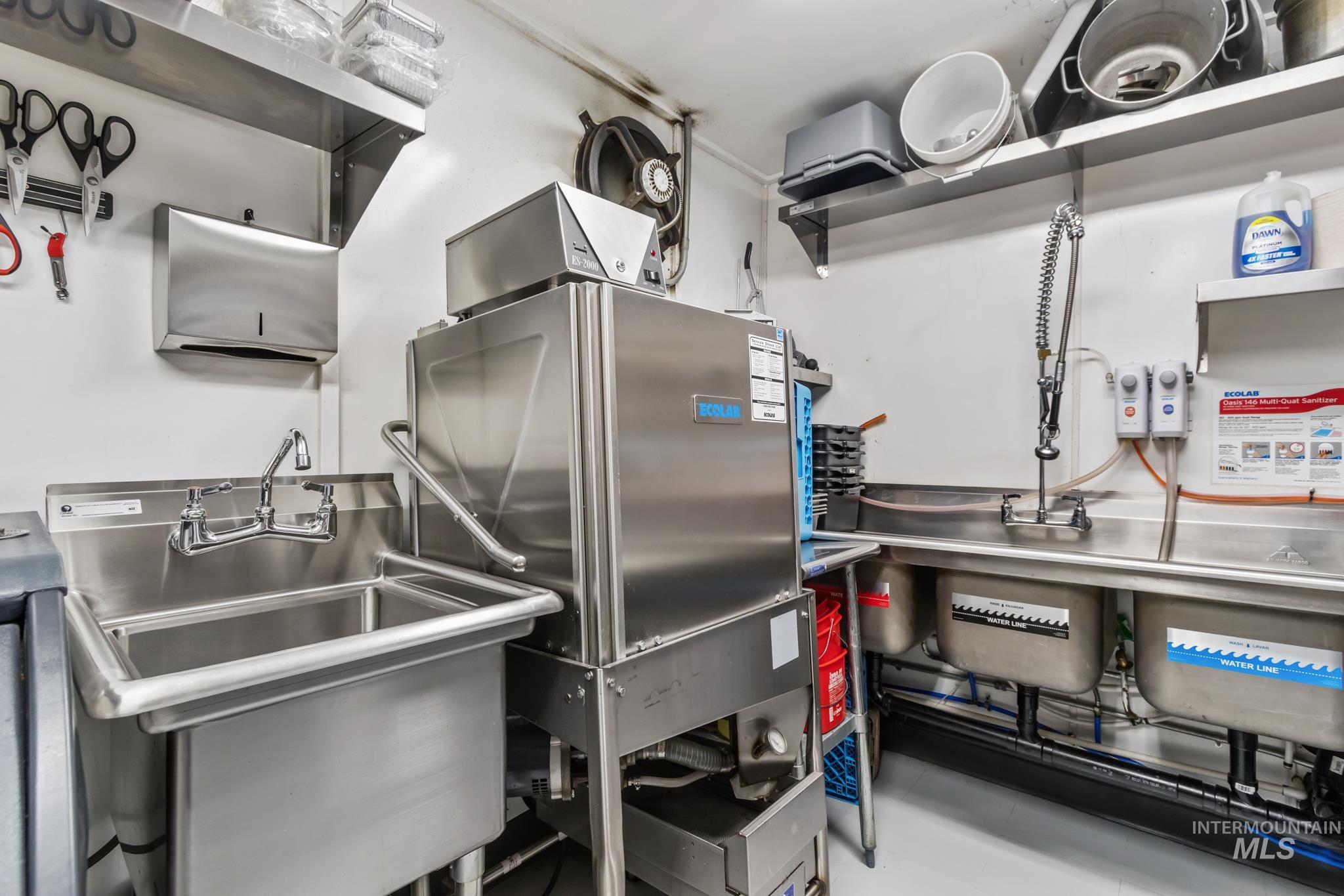 204 Main St., Idaho City, Idaho 83631, 1 Bedroom, Business/Commercial For Sale, Price $589,000,MLS 98958366