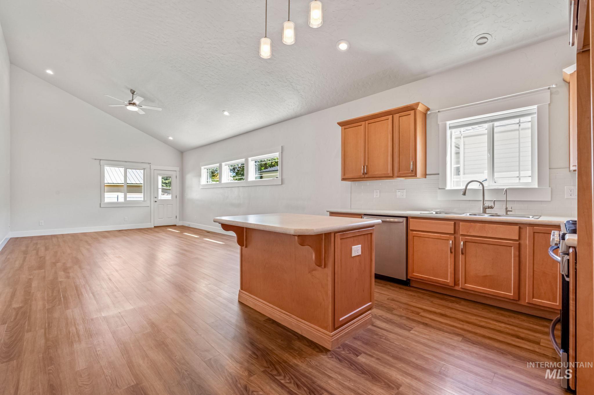 395 Cutlass, Payette, Idaho 83661-5380, 3 Bedrooms, 2 Bathrooms, Residential For Sale, Price $359,900,MLS 98958367