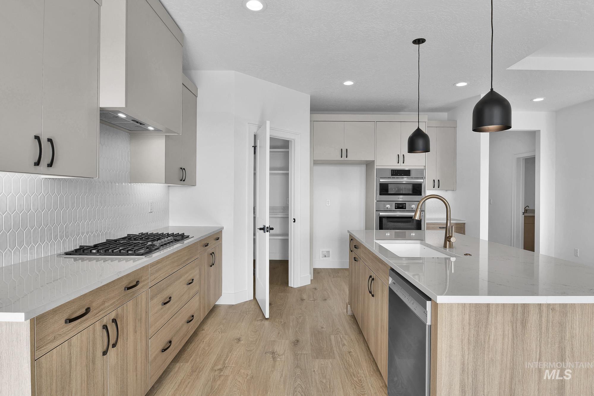 9875 W Snow Wolf Ln, Star, Idaho 83669, 3 Bedrooms, 2 Bathrooms, Residential For Sale, Price $649,900,MLS 98958379