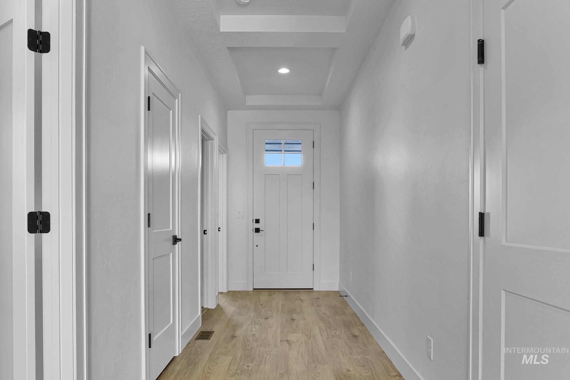 9875 W Snow Wolf Ln, Star, Idaho 83669, 3 Bedrooms, 2 Bathrooms, Residential For Sale, Price $649,900,MLS 98958379