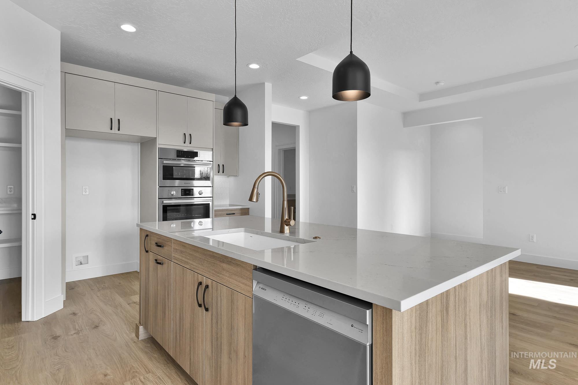 9875 W Snow Wolf Ln, Star, Idaho 83669, 3 Bedrooms, 2 Bathrooms, Residential For Sale, Price $649,900,MLS 98958379