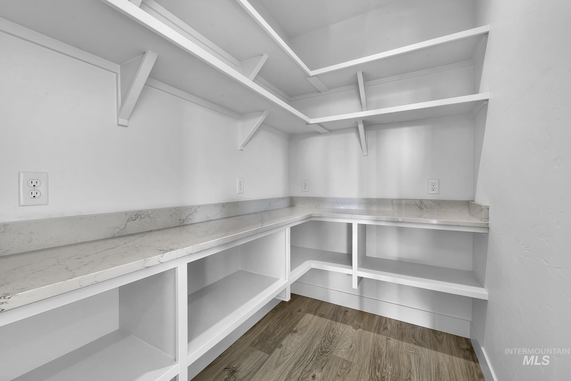 9875 W Snow Wolf Ln, Star, Idaho 83669, 3 Bedrooms, 2 Bathrooms, Residential For Sale, Price $649,900,MLS 98958379