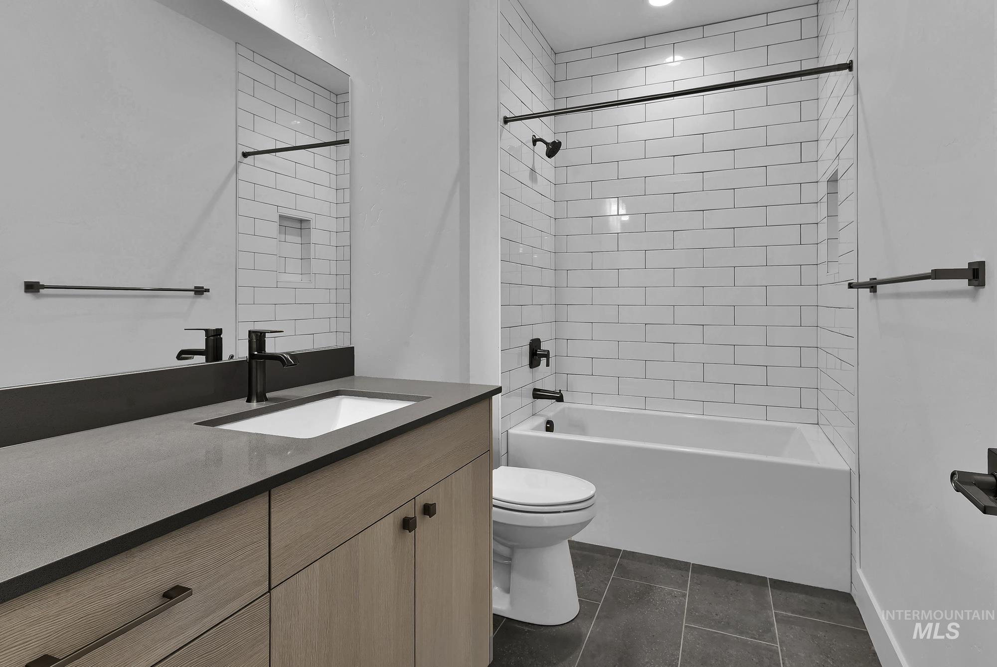 9887 W Snow Wolf Ln, Star, Idaho 83369, 4 Bedrooms, 3 Bathrooms, Residential For Sale, Price $749,900,MLS 98958387