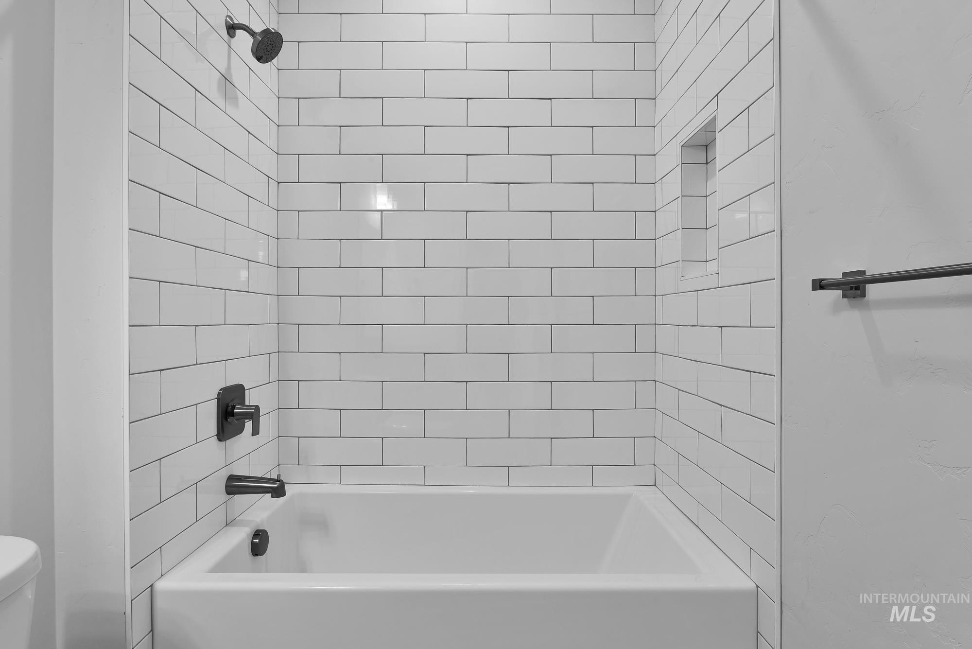 9887 W Snow Wolf Ln, Star, Idaho 83369, 4 Bedrooms, 3 Bathrooms, Residential For Sale, Price $749,900,MLS 98958387