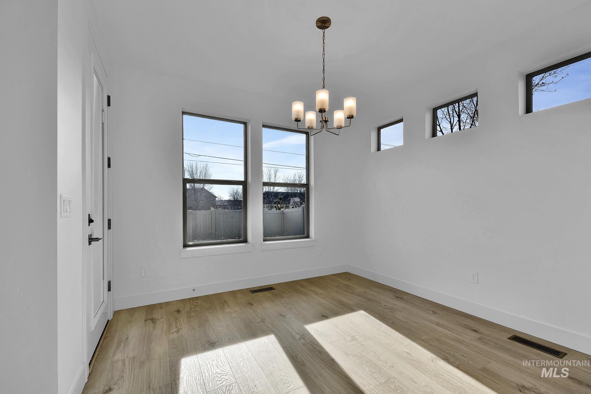 9887 W Snow Wolf Ln, Star, Idaho 83369, 4 Bedrooms, 3 Bathrooms, Residential For Sale, Price $749,900,MLS 98958387