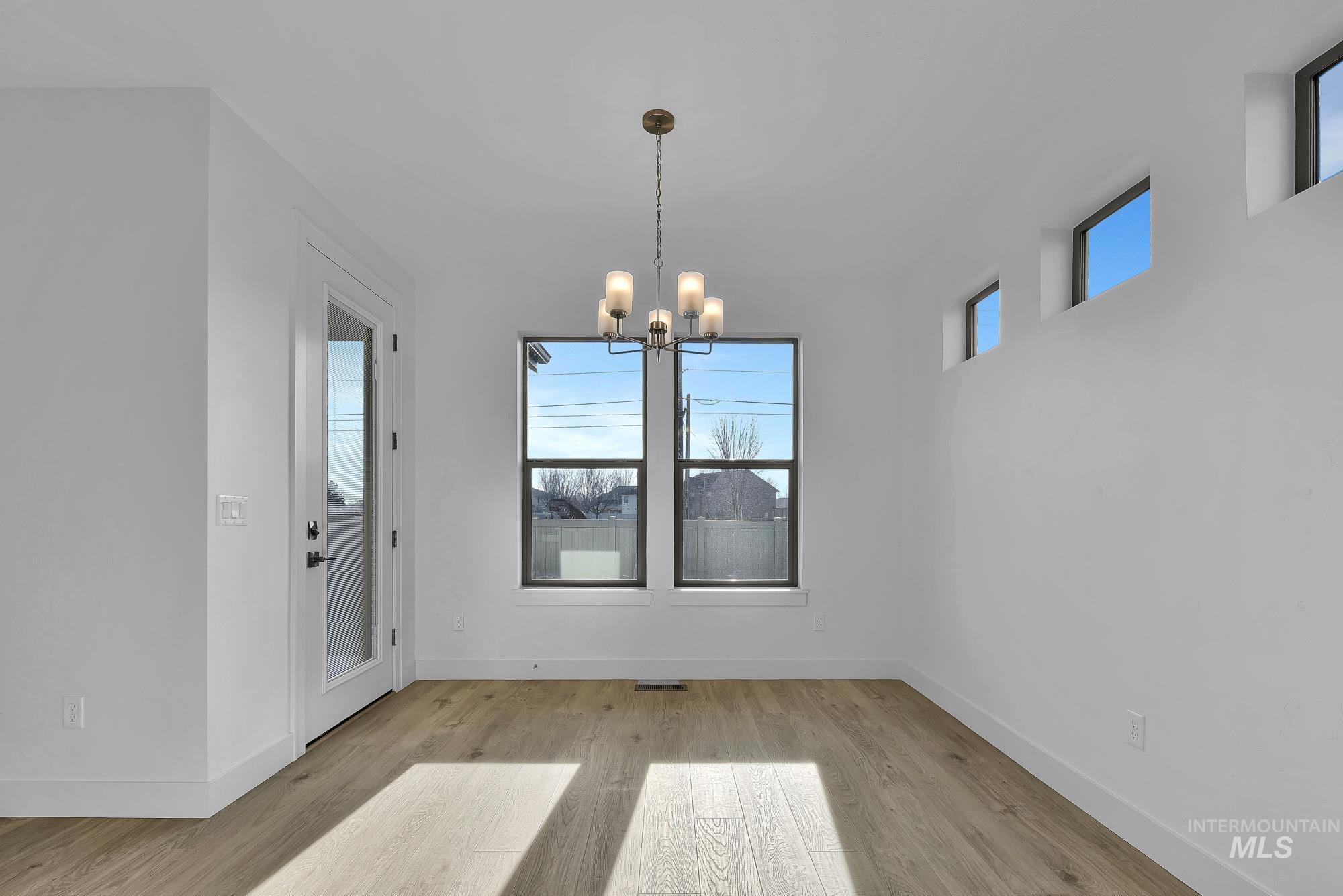 9887 W Snow Wolf Ln, Star, Idaho 83369, 4 Bedrooms, 3 Bathrooms, Residential For Sale, Price $749,900,MLS 98958387