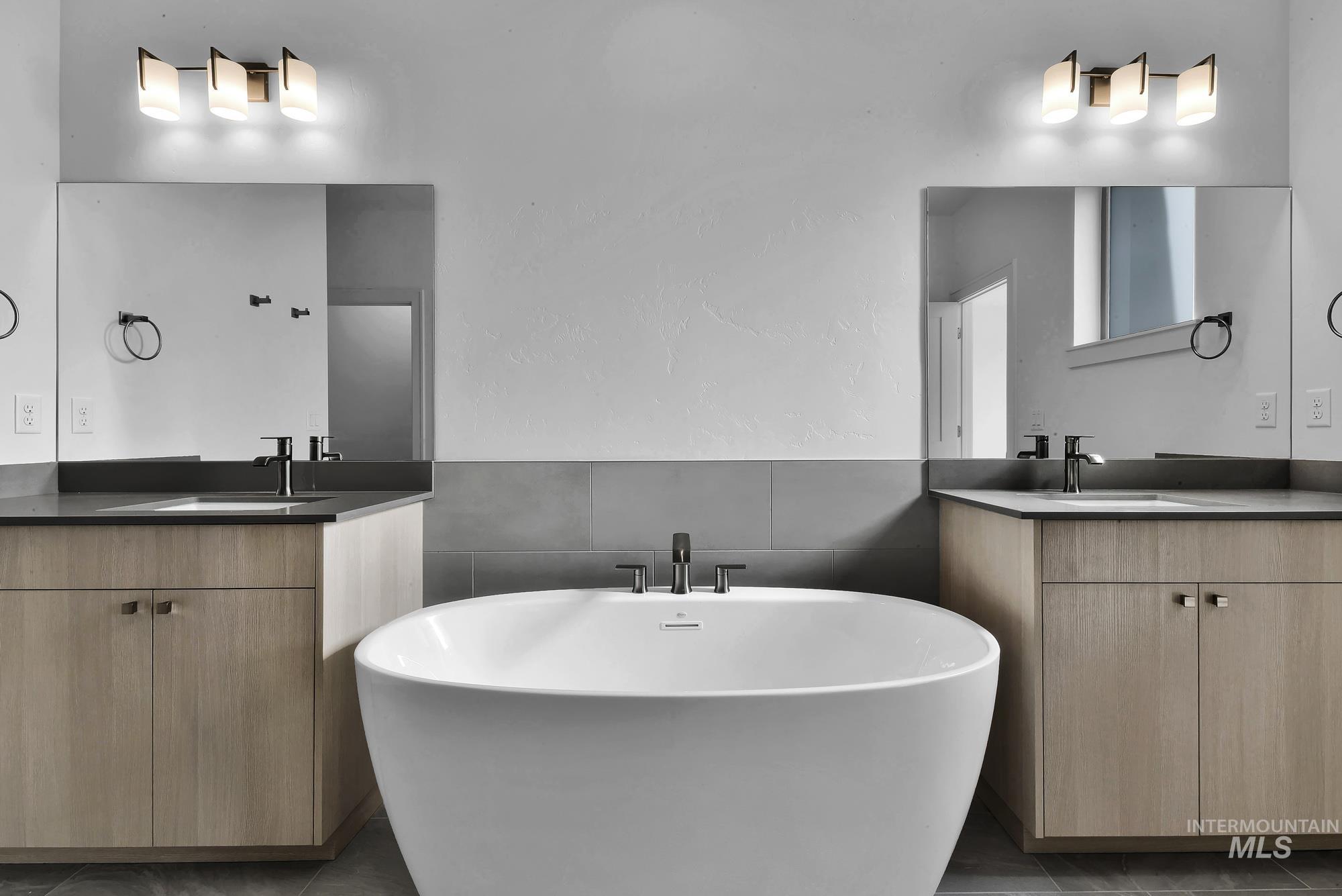 9887 W Snow Wolf Ln, Star, Idaho 83369, 4 Bedrooms, 3 Bathrooms, Residential For Sale, Price $749,900,MLS 98958387