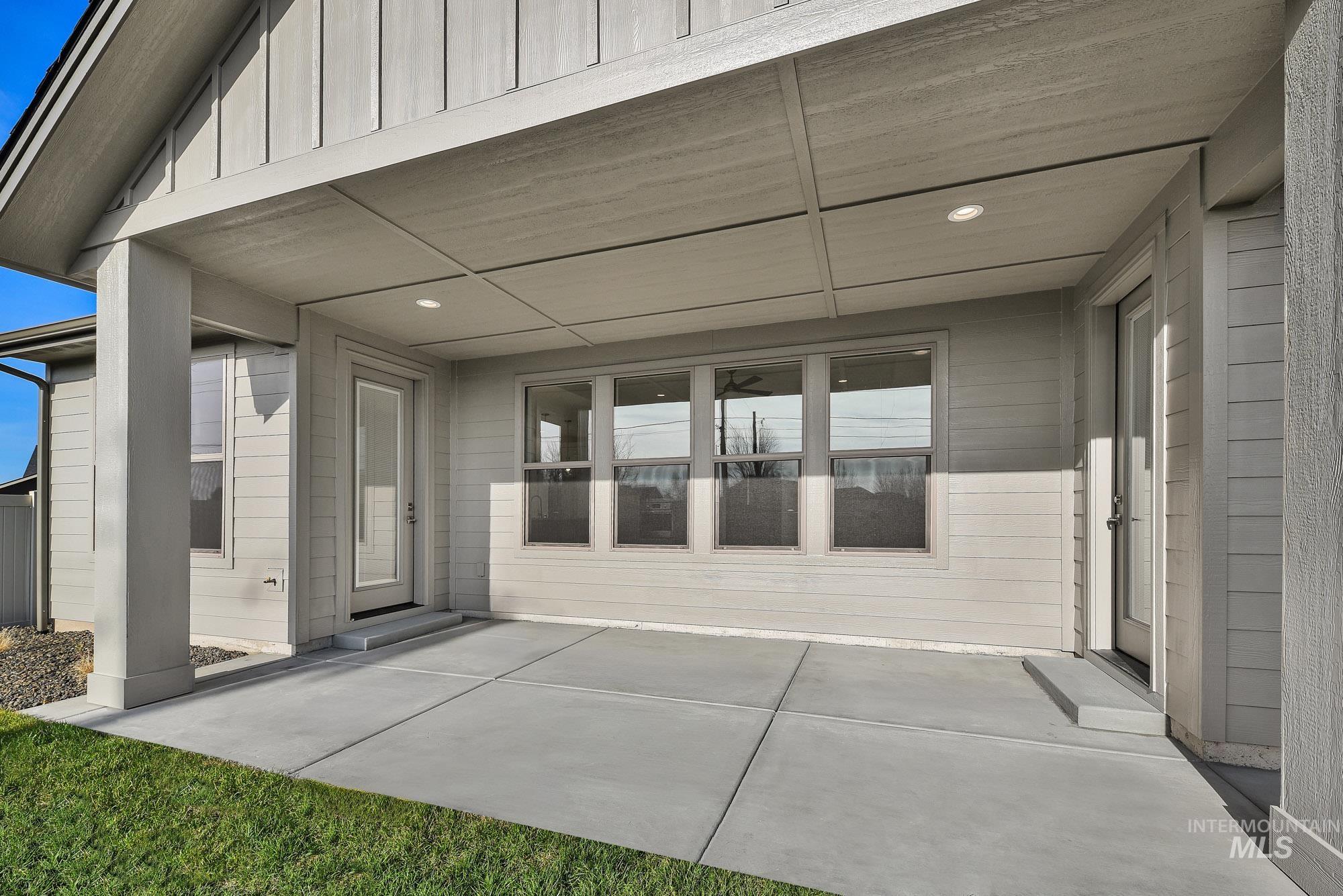 9887 W Snow Wolf Ln, Star, Idaho 83369, 4 Bedrooms, 3 Bathrooms, Residential For Sale, Price $749,900,MLS 98958387