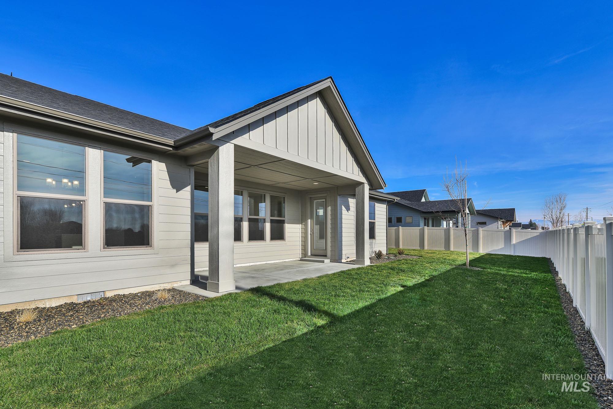 9887 W Snow Wolf Ln, Star, Idaho 83369, 4 Bedrooms, 3 Bathrooms, Residential For Sale, Price $749,900,MLS 98958387