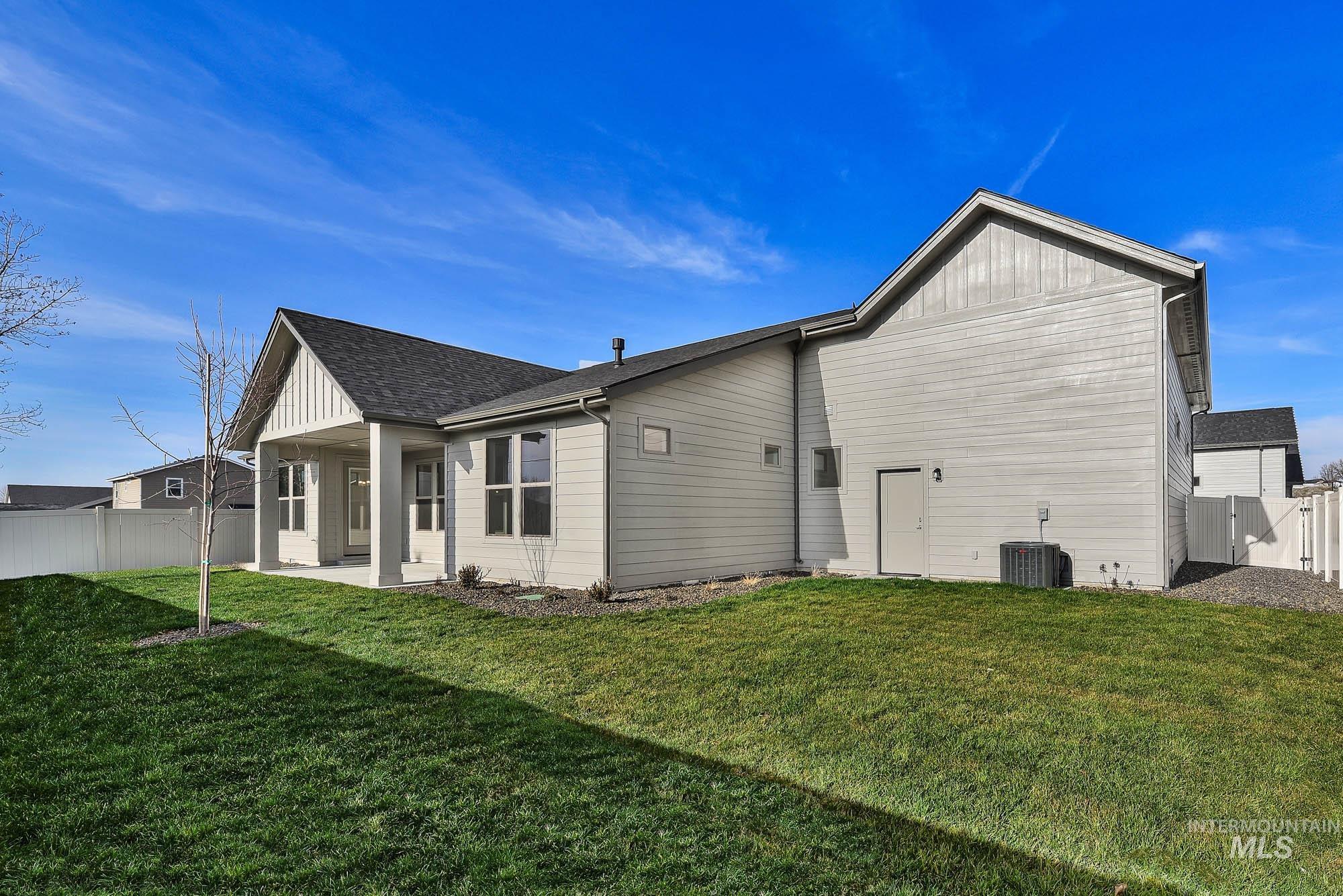 9887 W Snow Wolf Ln, Star, Idaho 83369, 4 Bedrooms, 3 Bathrooms, Residential For Sale, Price $749,900,MLS 98958387