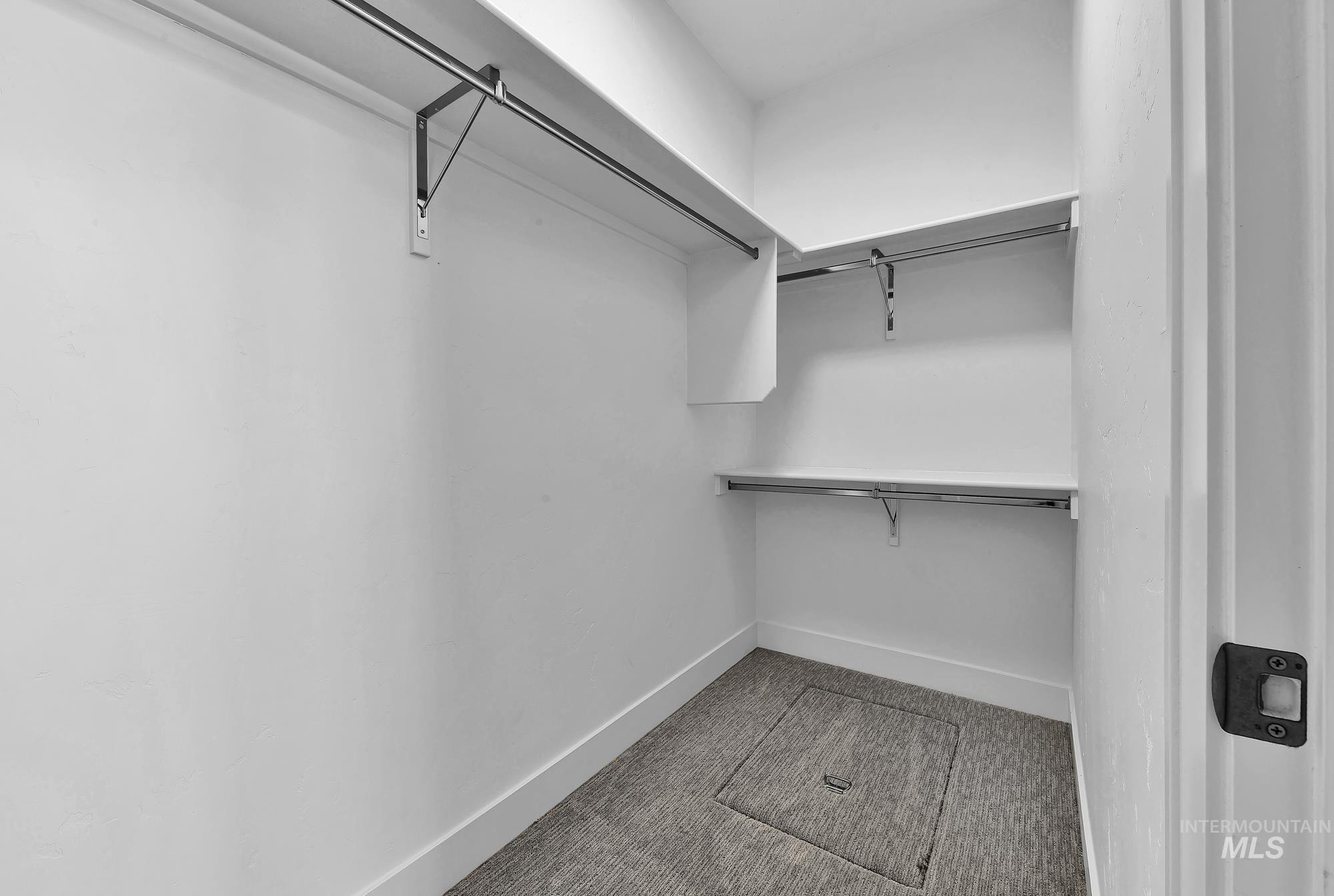 9887 W Snow Wolf Ln, Star, Idaho 83369, 4 Bedrooms, 3 Bathrooms, Residential For Sale, Price $749,900,MLS 98958387