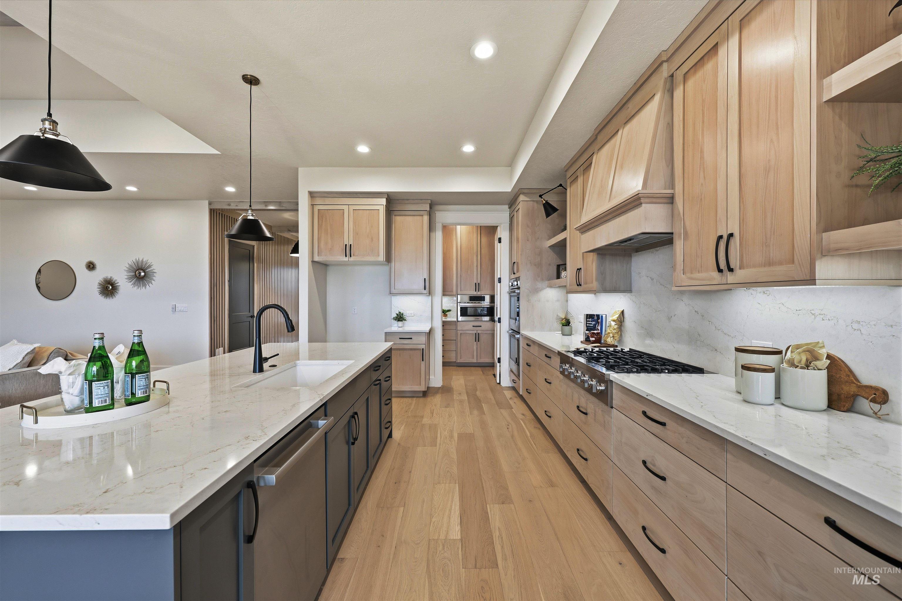 20 E Shafer View Drive, Meridian, Idaho 83642, 4 Bedrooms, 4.5 Bathrooms, Residential For Sale, Price $1,349,900,MLS 98958470