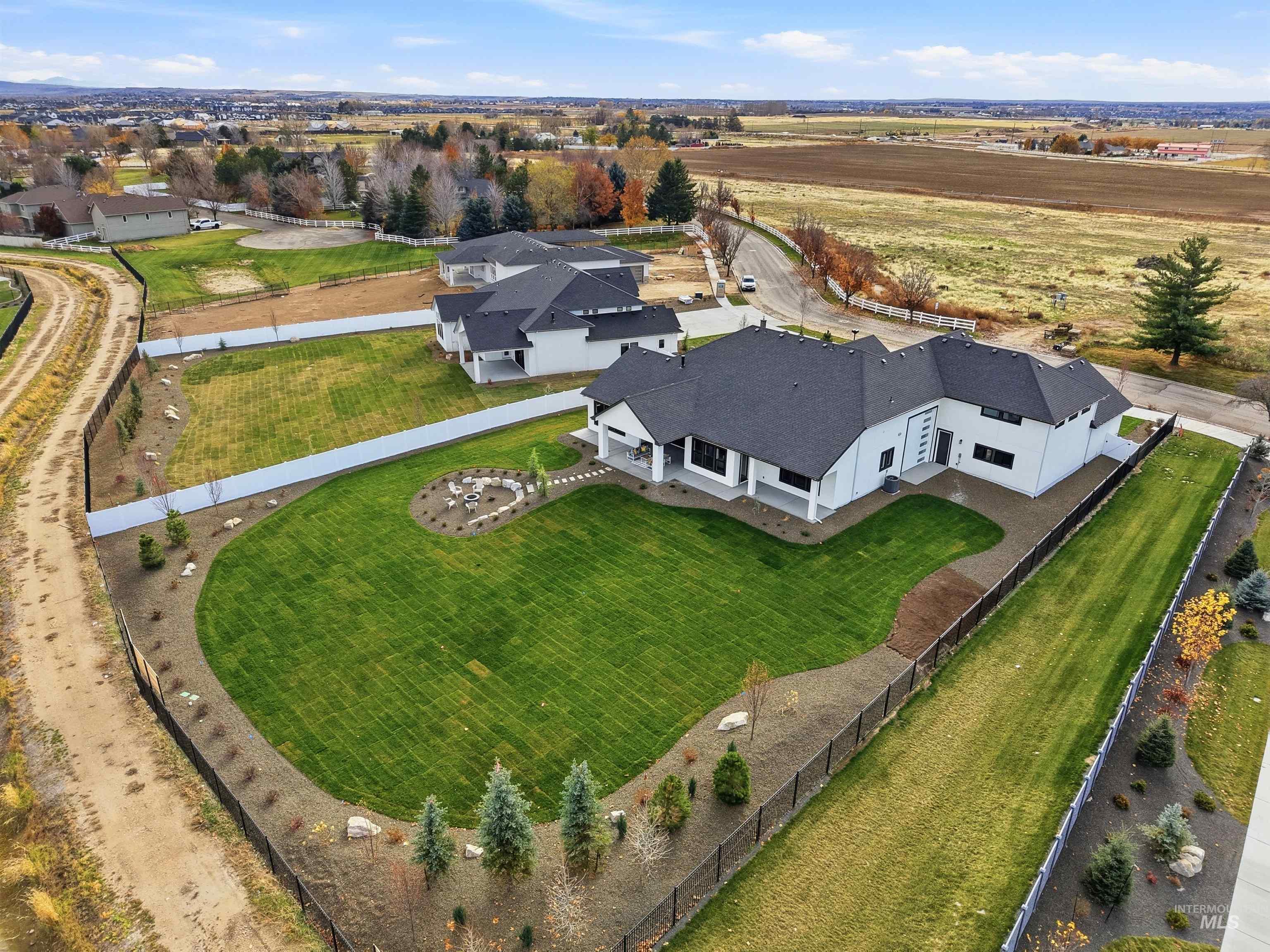 20 E Shafer View Drive, Meridian, Idaho 83642, 4 Bedrooms, 4.5 Bathrooms, Residential For Sale, Price $1,349,900,MLS 98958470