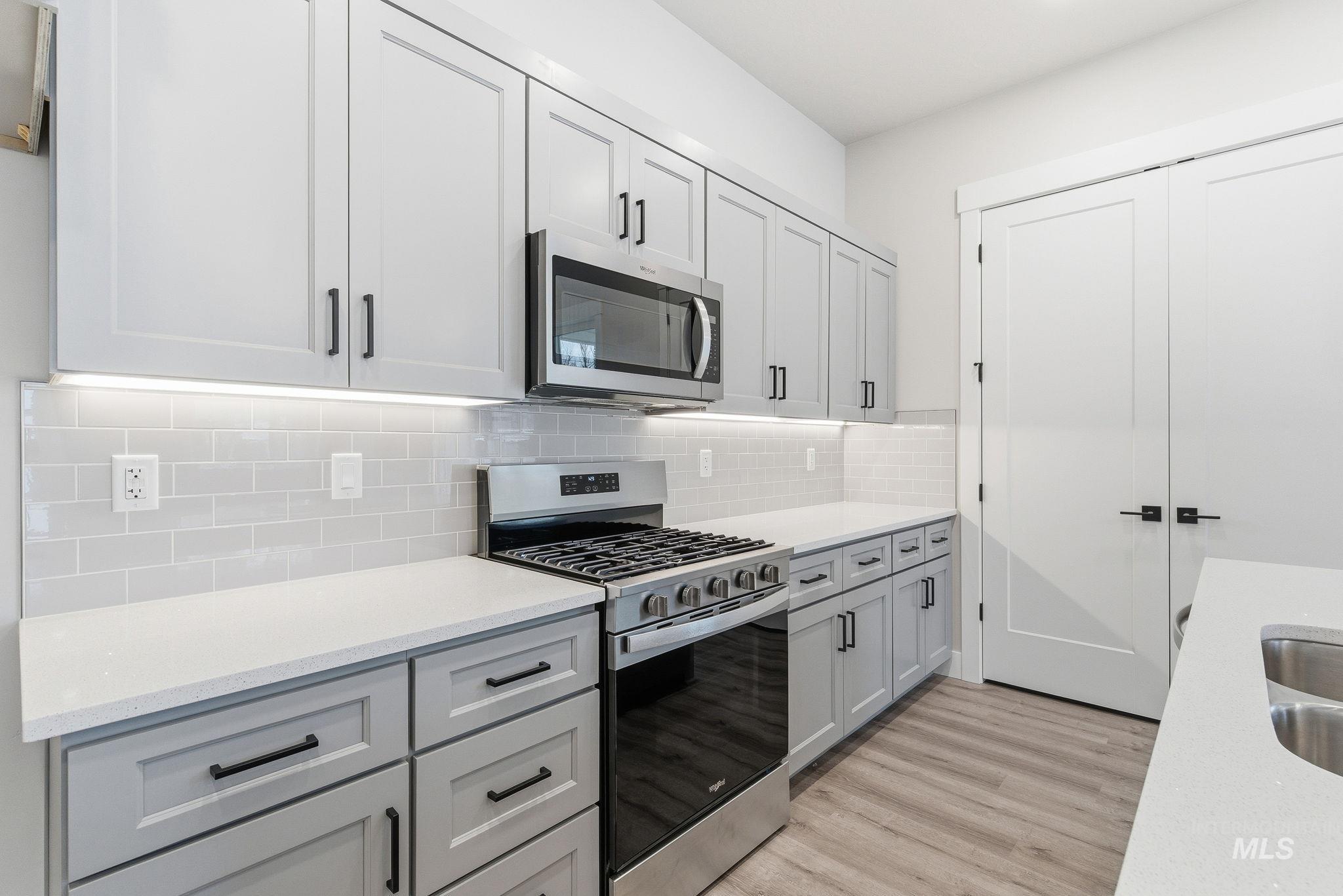 6817 W Ustick, Boise, Idaho 83704, 3 Bedrooms, 2.5 Bathrooms, Residential For Sale, Price $585,900,MLS 98958473