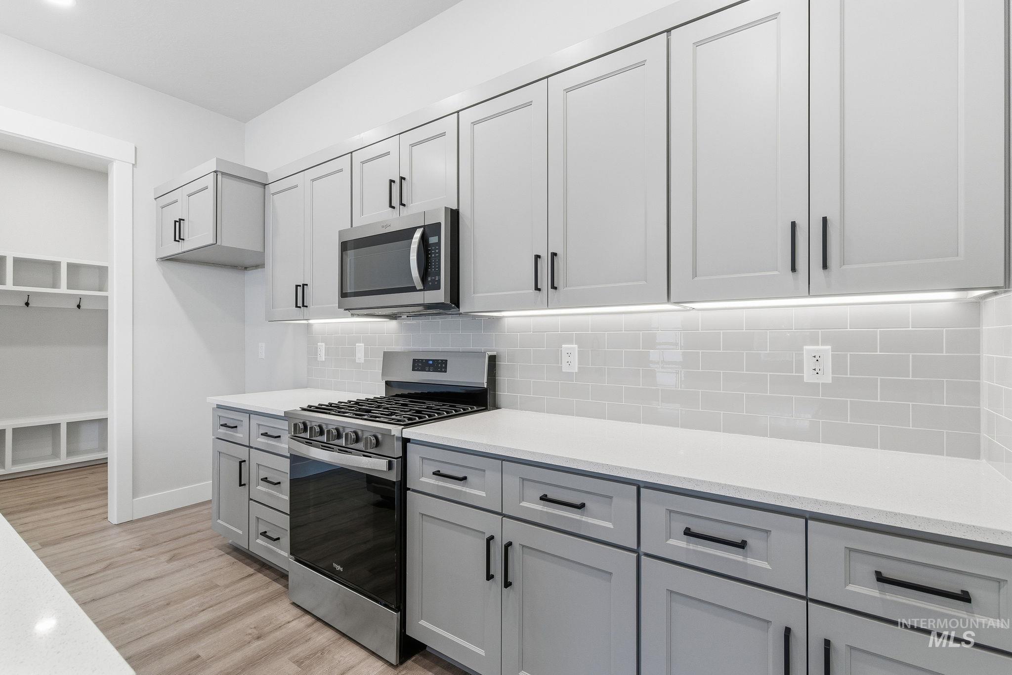 6817 W Ustick, Boise, Idaho 83704, 3 Bedrooms, 2.5 Bathrooms, Residential For Sale, Price $585,900,MLS 98958473