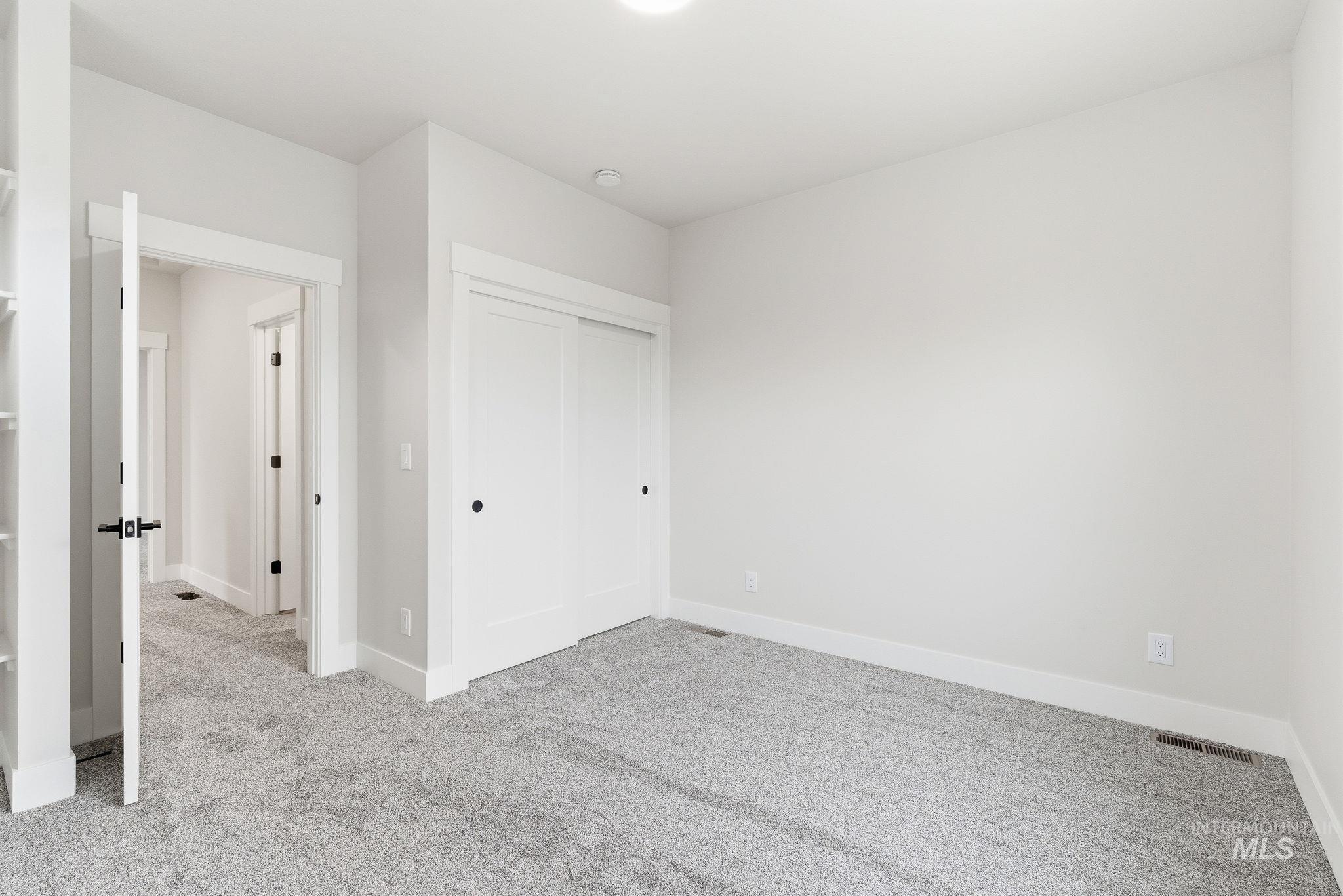 6817 W Ustick, Boise, Idaho 83704, 3 Bedrooms, 2.5 Bathrooms, Residential For Sale, Price $585,900,MLS 98958473