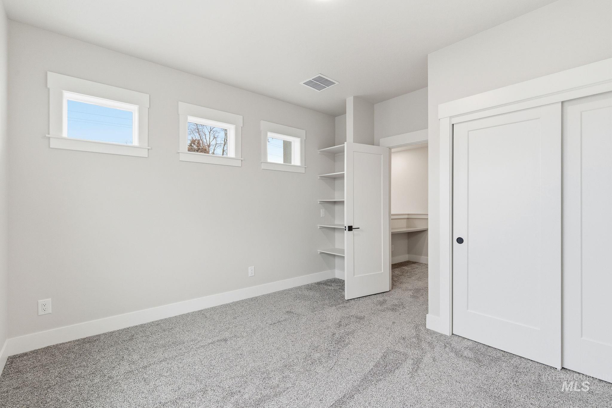 6817 W Ustick, Boise, Idaho 83704, 3 Bedrooms, 2.5 Bathrooms, Residential For Sale, Price $585,900,MLS 98958473