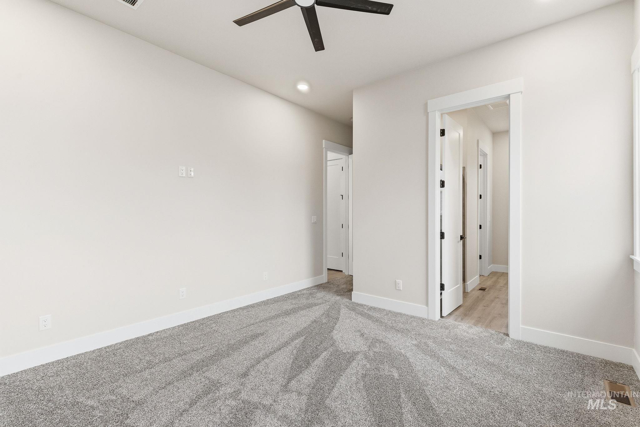 6817 W Ustick, Boise, Idaho 83704, 3 Bedrooms, 2.5 Bathrooms, Residential For Sale, Price $585,900,MLS 98958473