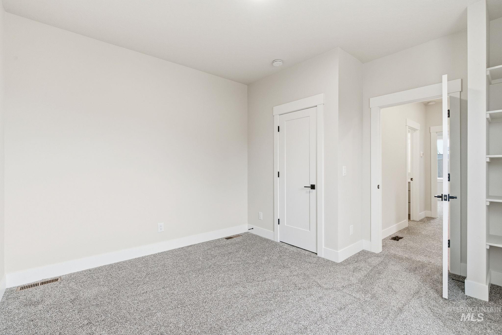 6817 W Ustick, Boise, Idaho 83704, 3 Bedrooms, 2.5 Bathrooms, Residential For Sale, Price $585,900,MLS 98958473