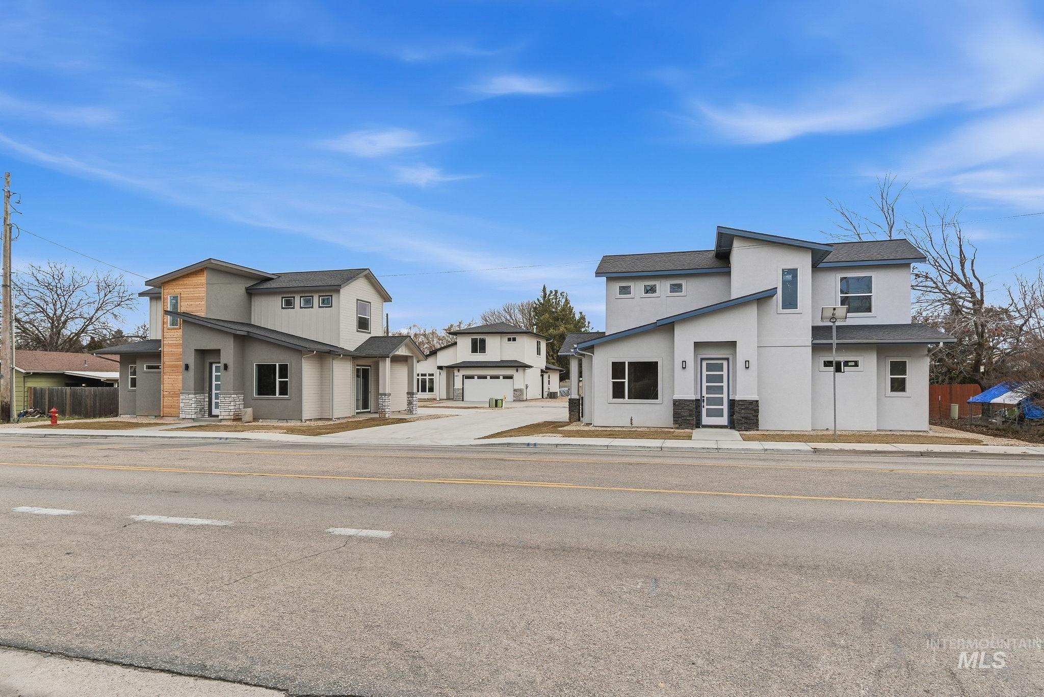 6829 W Ustick, Boise, Idaho 83704, 3 Bedrooms, 2.5 Bathrooms, Residential For Sale, Price $585,900,MLS 98958478