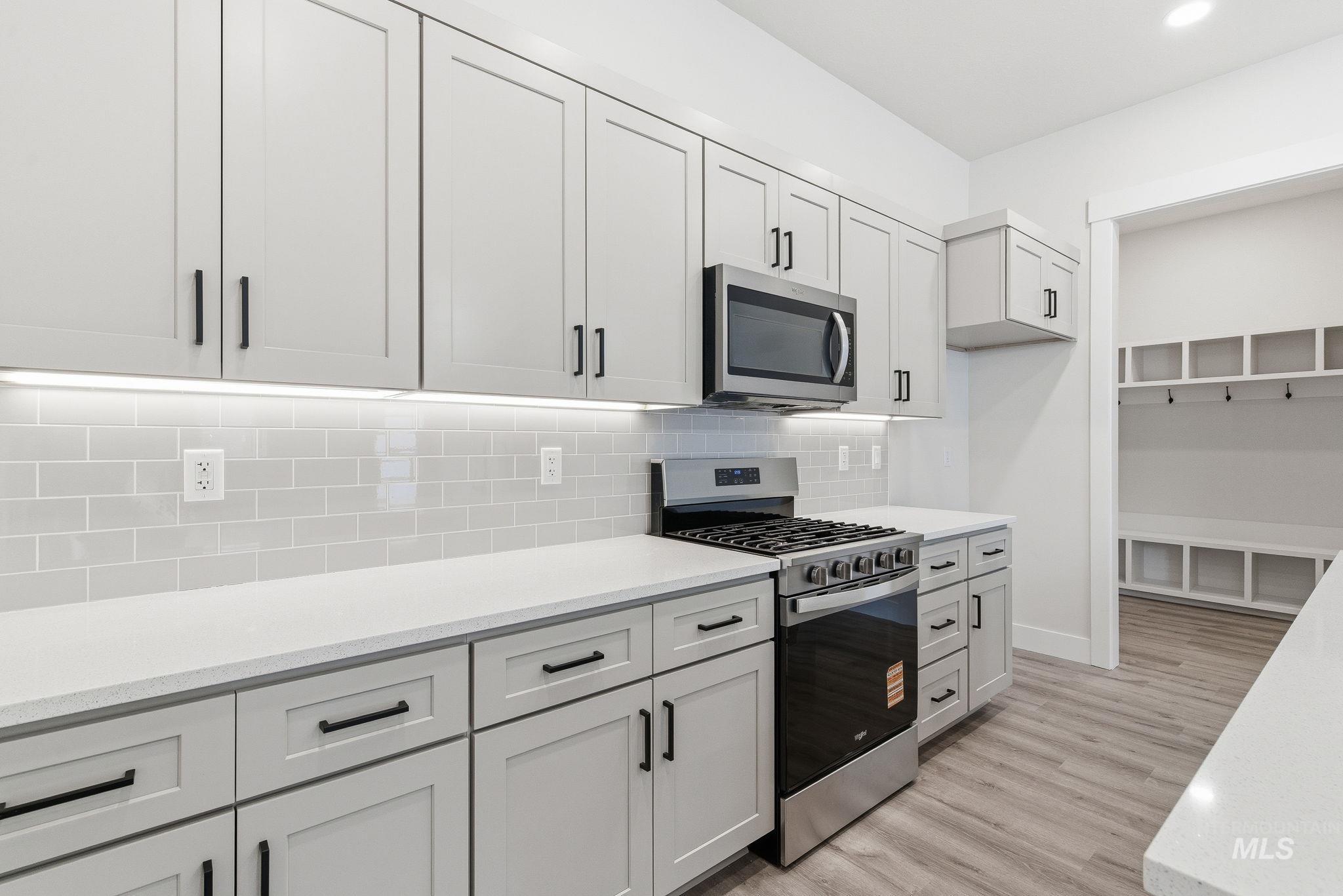 6829 W Ustick, Boise, Idaho 83704, 3 Bedrooms, 2.5 Bathrooms, Residential For Sale, Price $585,900,MLS 98958478