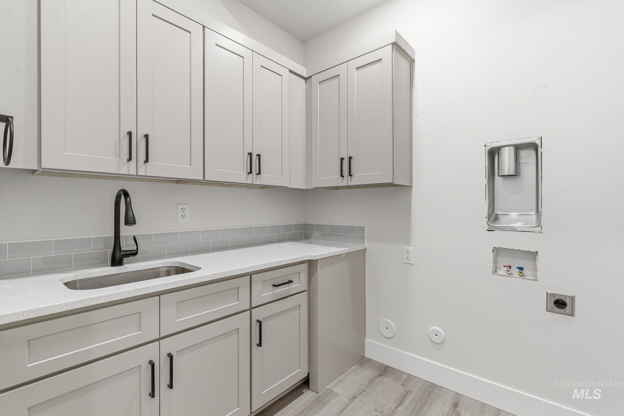 6829 W Ustick, Boise, Idaho 83704, 3 Bedrooms, 2.5 Bathrooms, Residential For Sale, Price $585,900,MLS 98958478