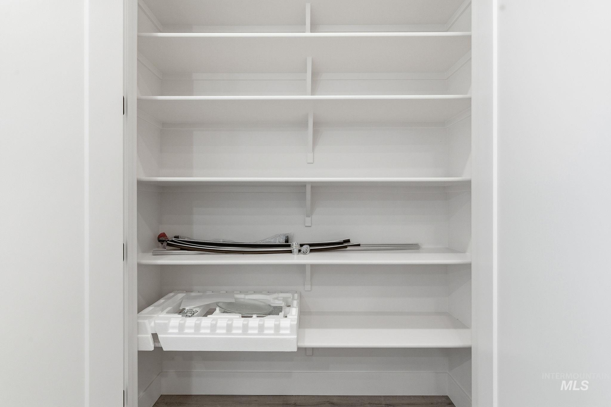 6829 W Ustick, Boise, Idaho 83704, 3 Bedrooms, 2.5 Bathrooms, Residential For Sale, Price $585,900,MLS 98958478